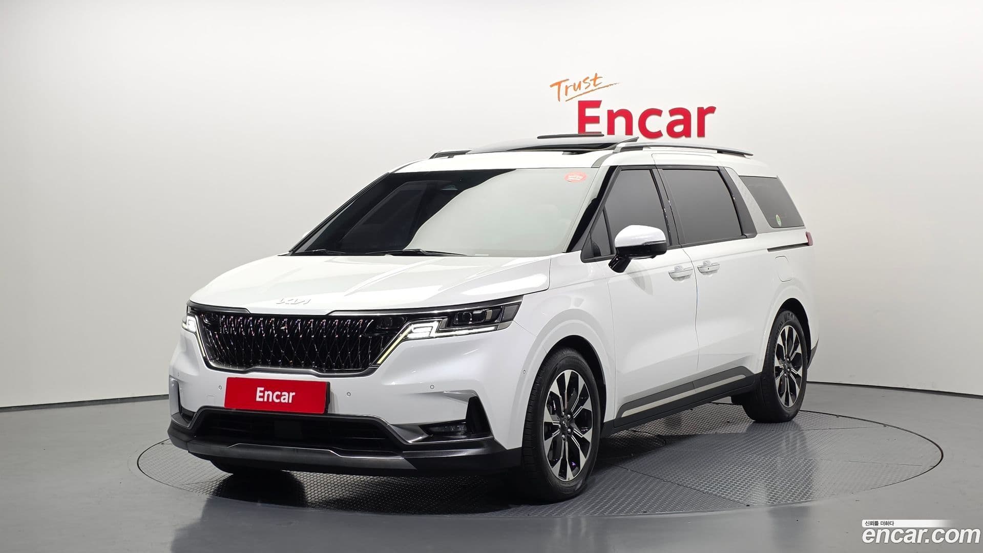 Main__Slider__Photo:Canival Kia 2022.5-0