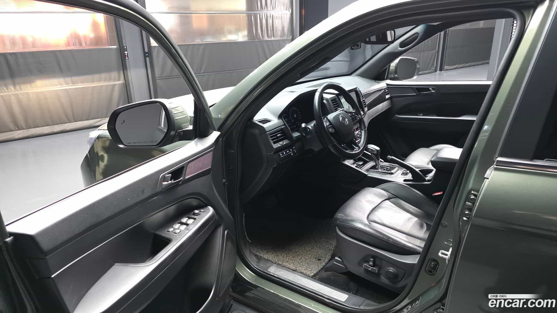 Rexton KG Mobility 2022.2-INNER-010