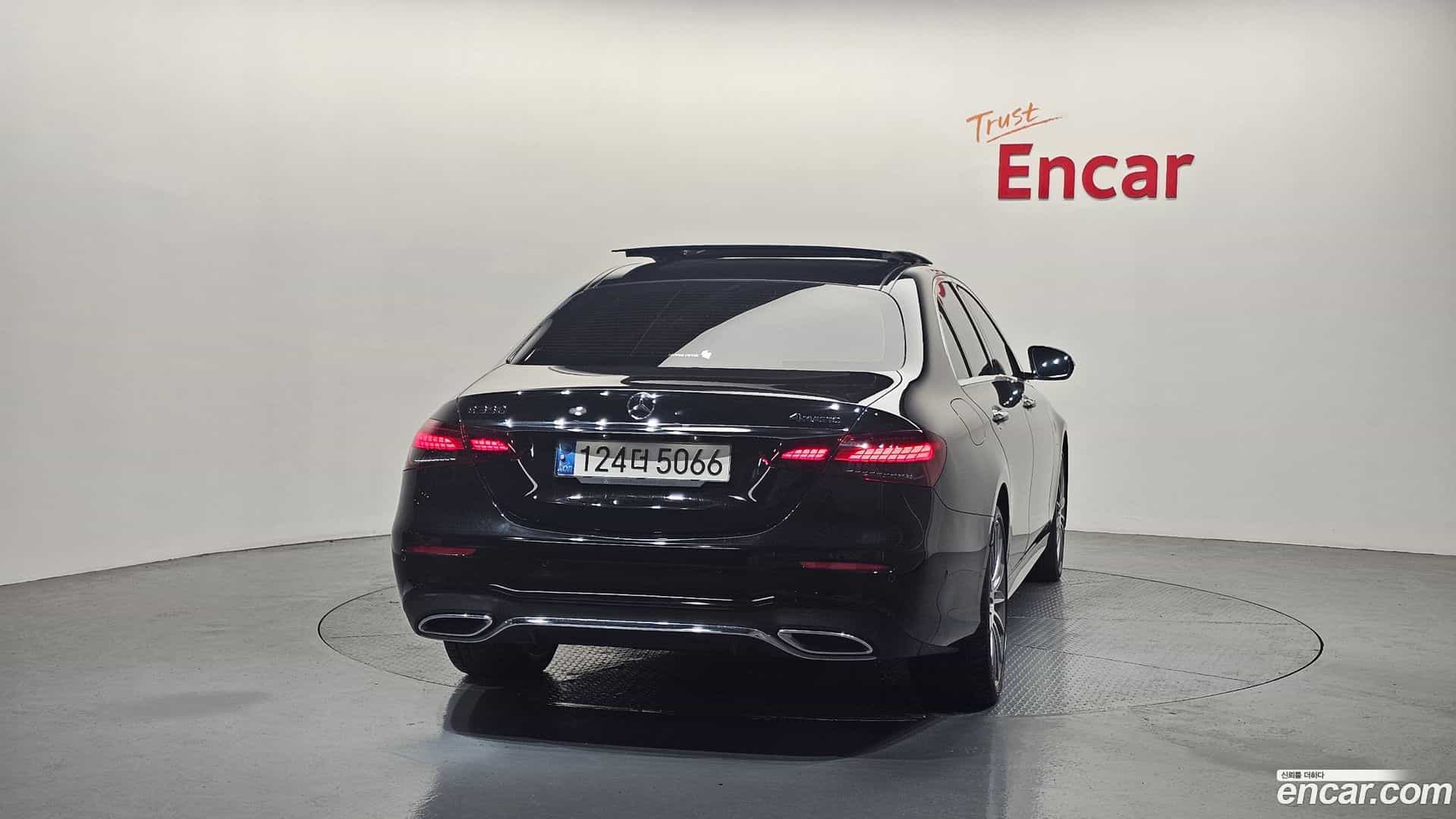 E-Class Mercedes-Benz 2022.1-OUTER-004