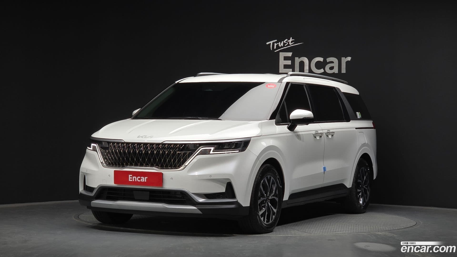 Main__Slider__Photo:Canival Kia 2023.7-0