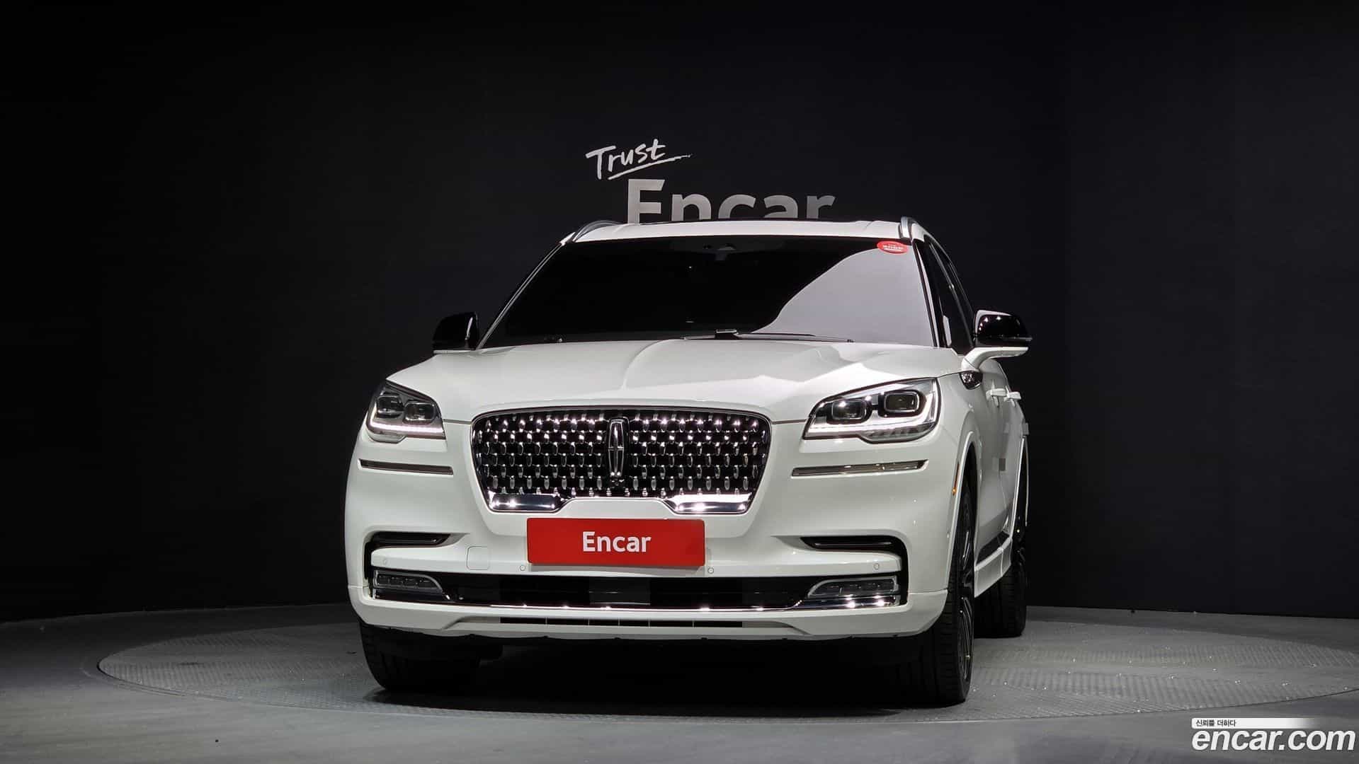 Aviator Lincoln 2023.11-OUTER-003