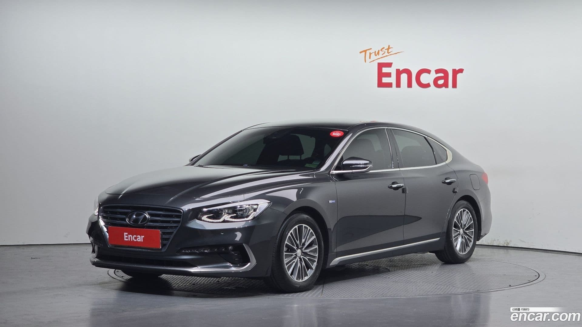Main__Slider__Photo:Grandeur Hyundai 2019.3-0