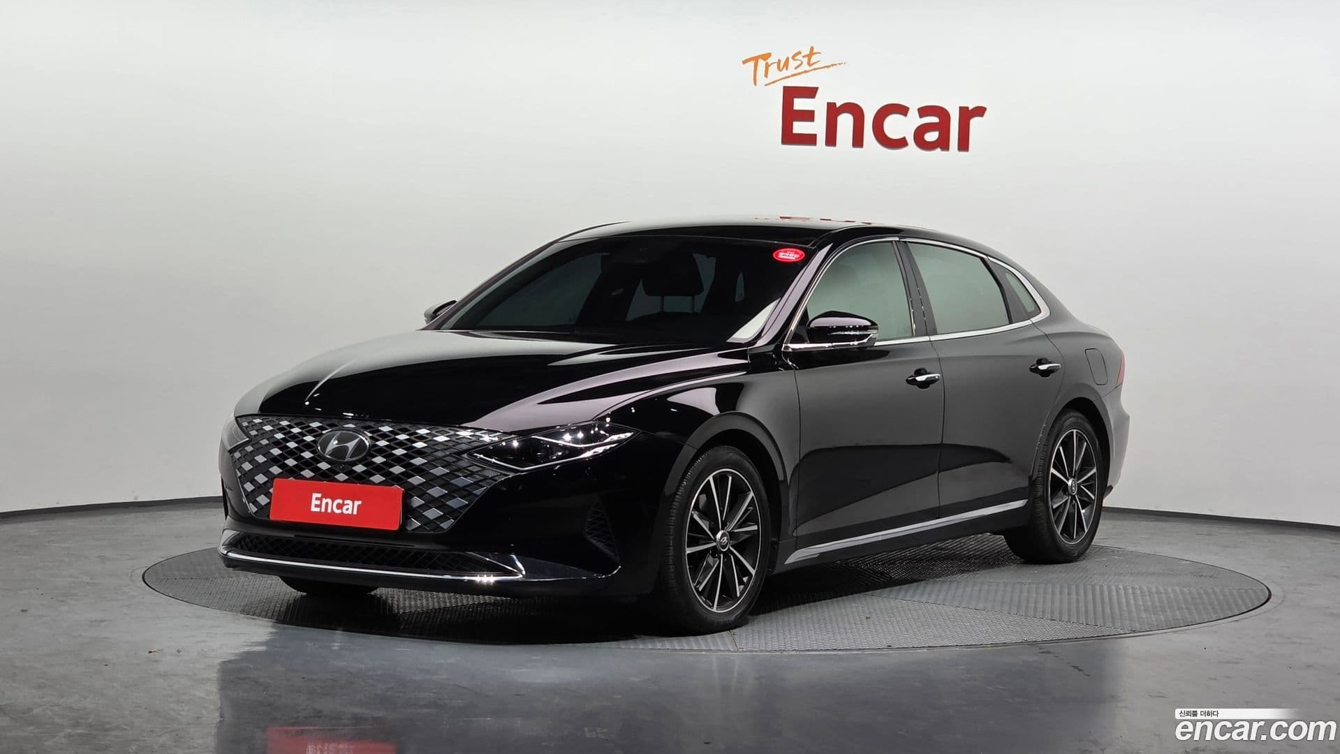 Main__Slider__Photo:Grandeur Hyundai 2021.1-0
