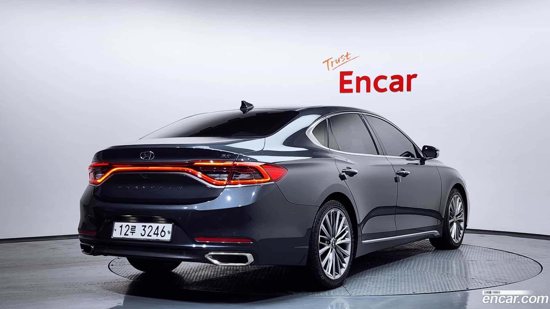 Grandeur Hyundai 2018.2-OUTER-002