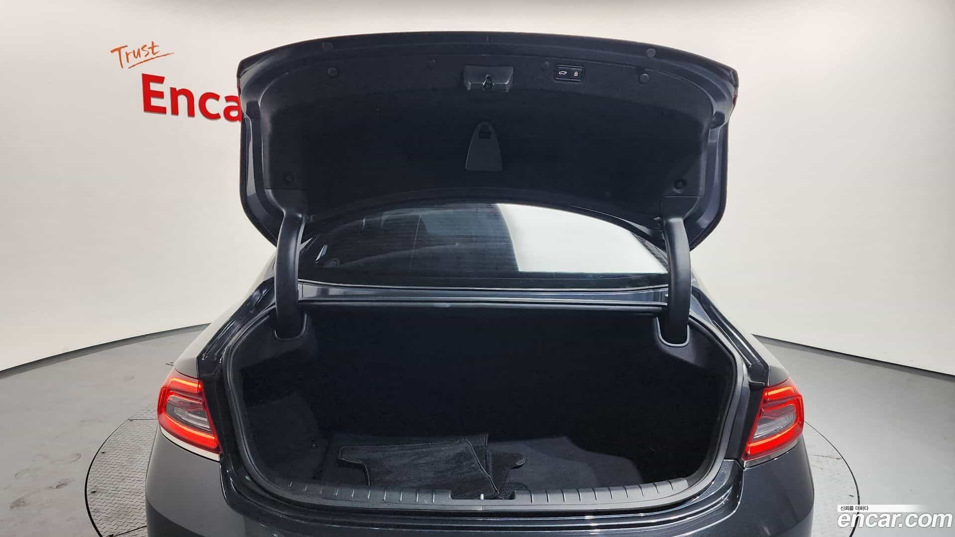 Grandeur Hyundai 2018.2-OPTION-024