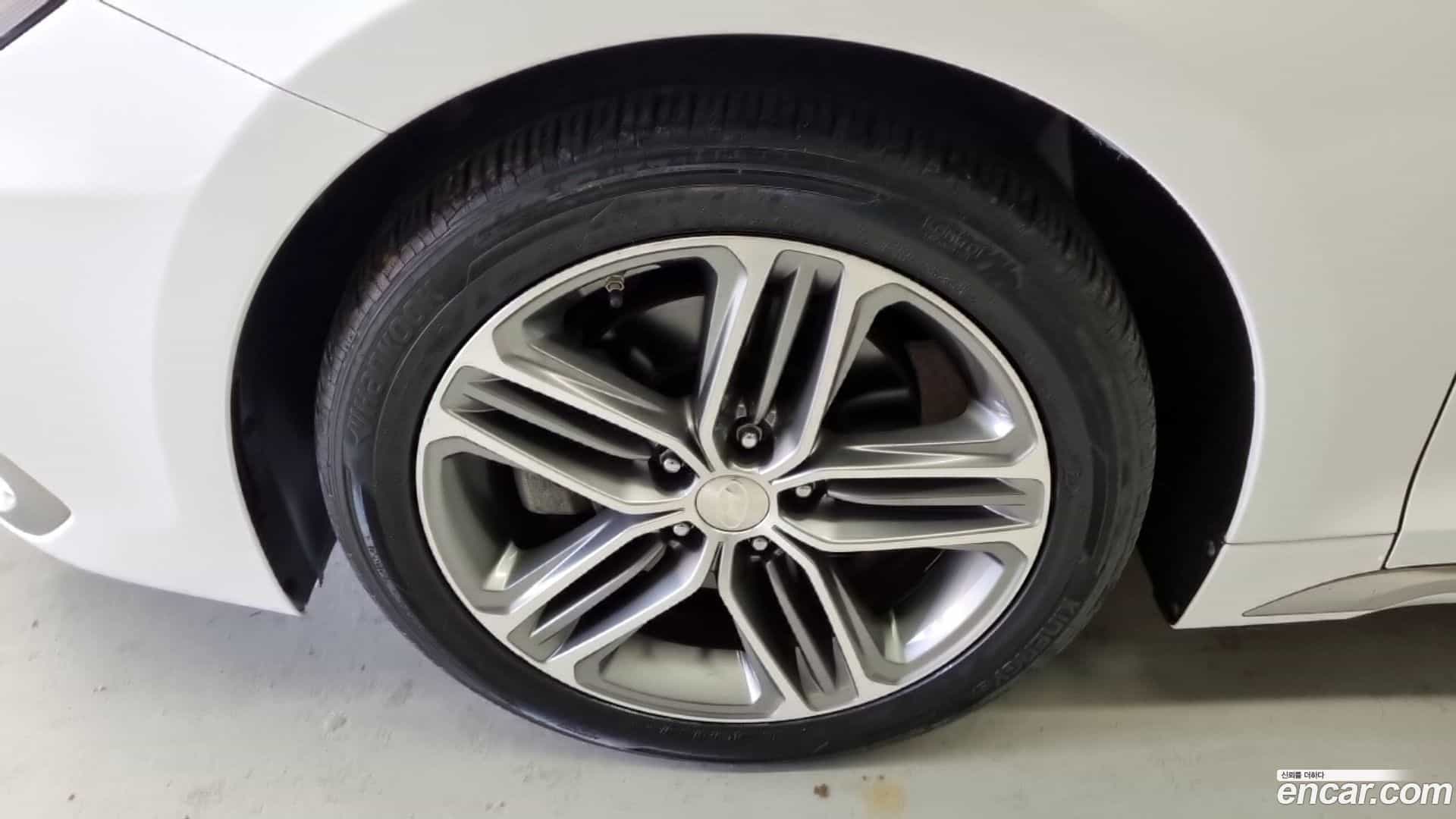 Grandeur Hyundai 2018.4-OUTER-005