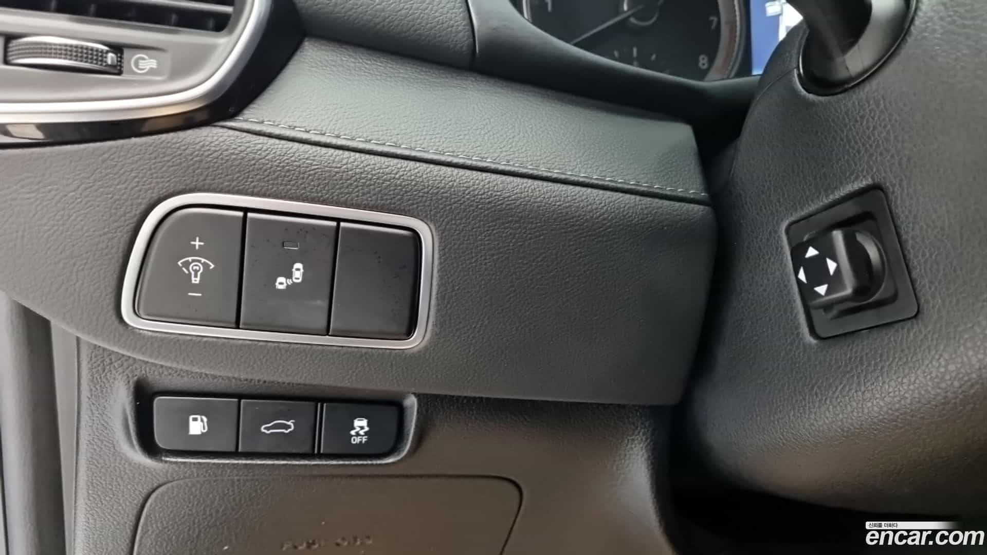 Grandeur Hyundai 2018.4-OPTION-019