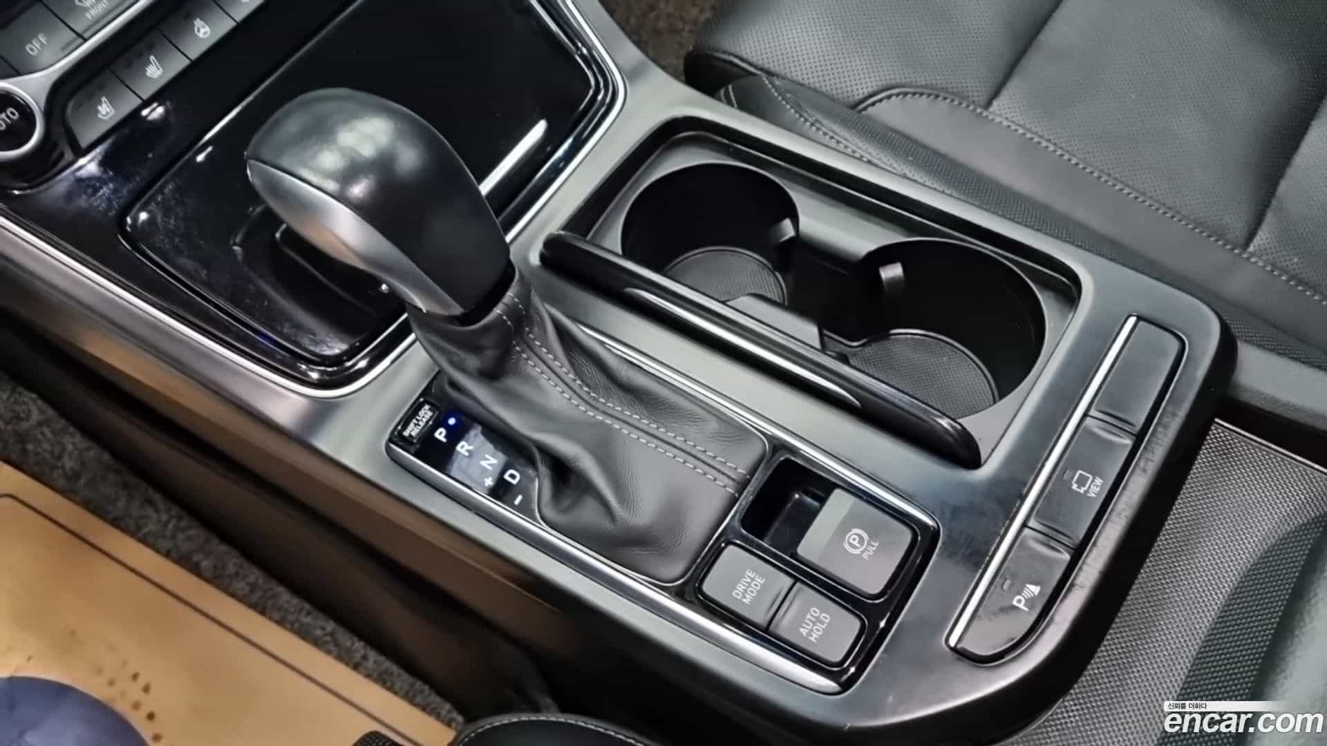 Grandeur Hyundai 2018.4-OPTION-021