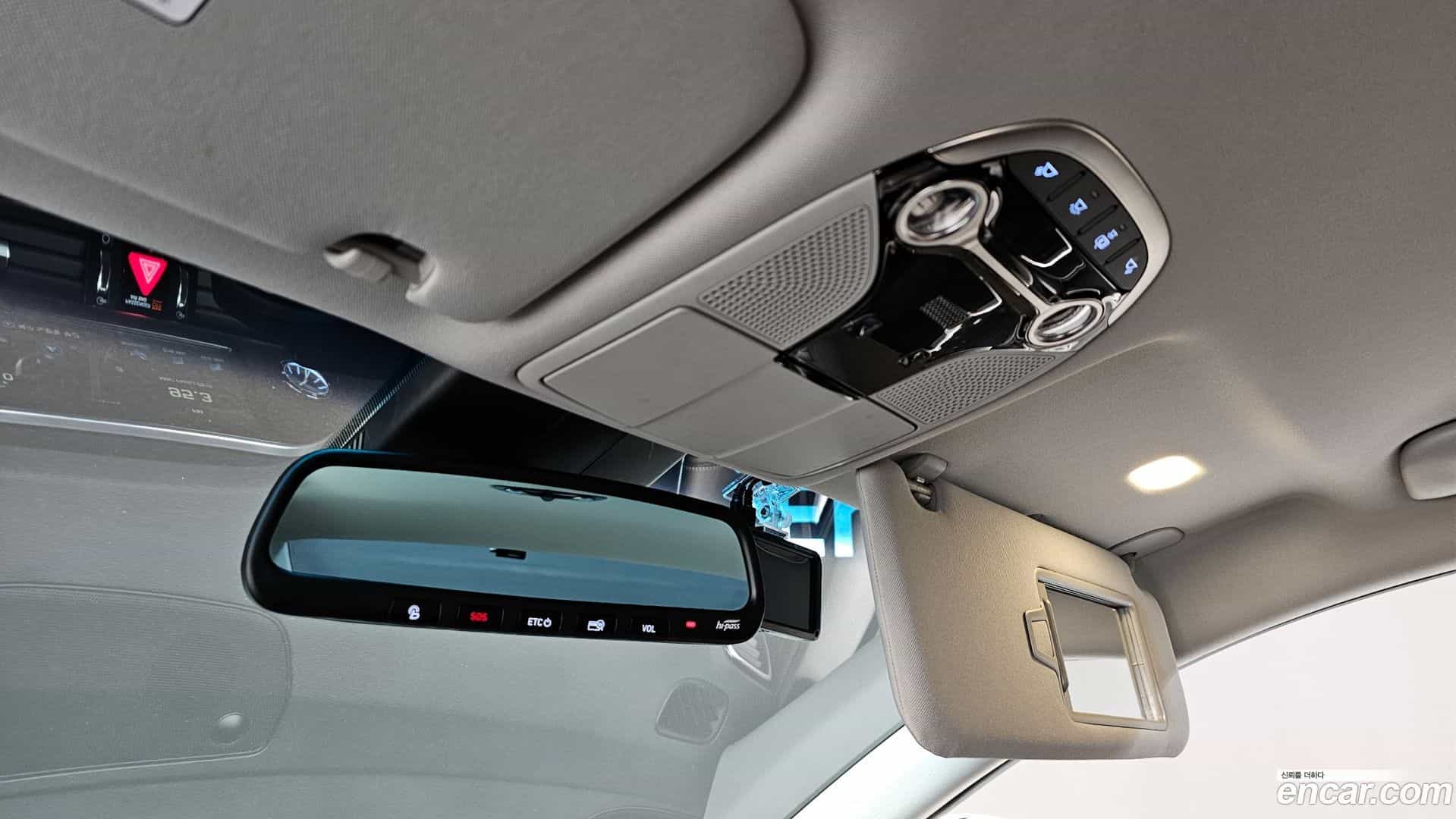 Grandeur Hyundai 2018.0-OPTION-023