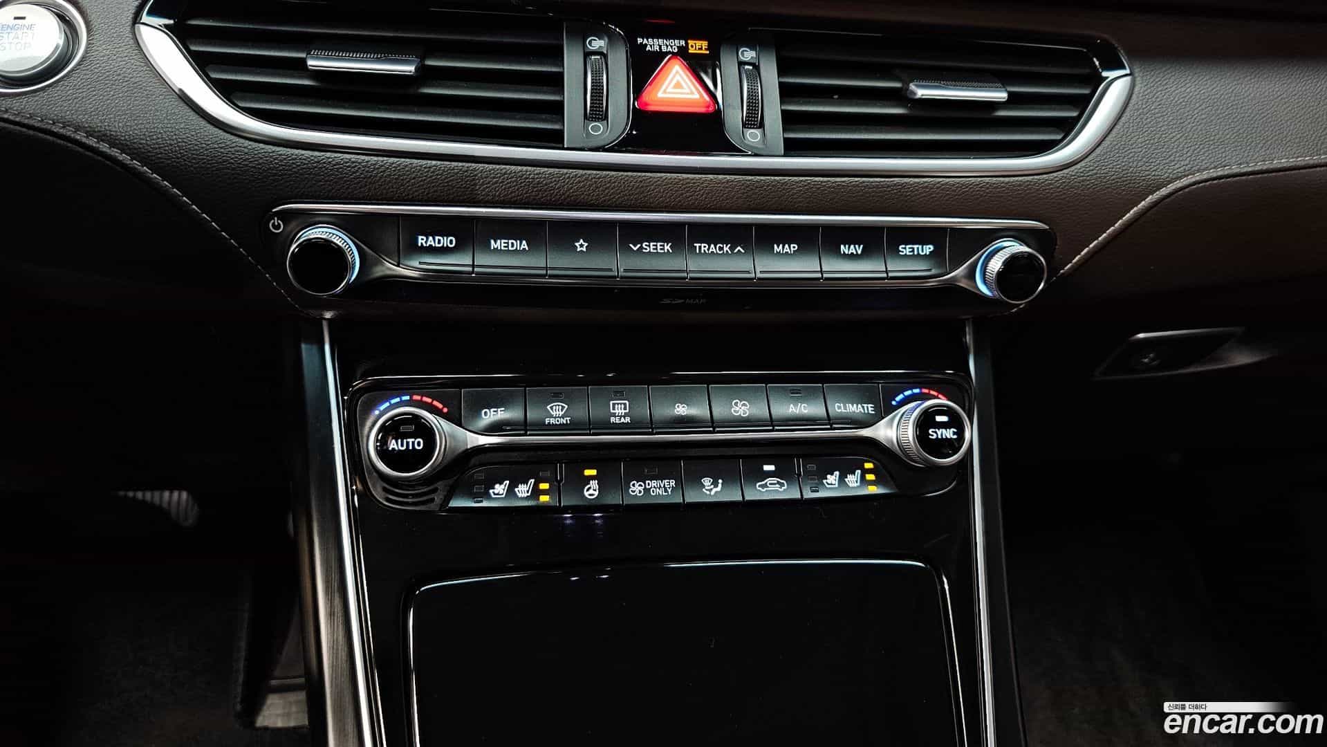 Grandeur Hyundai 2018.0-OPTION-024