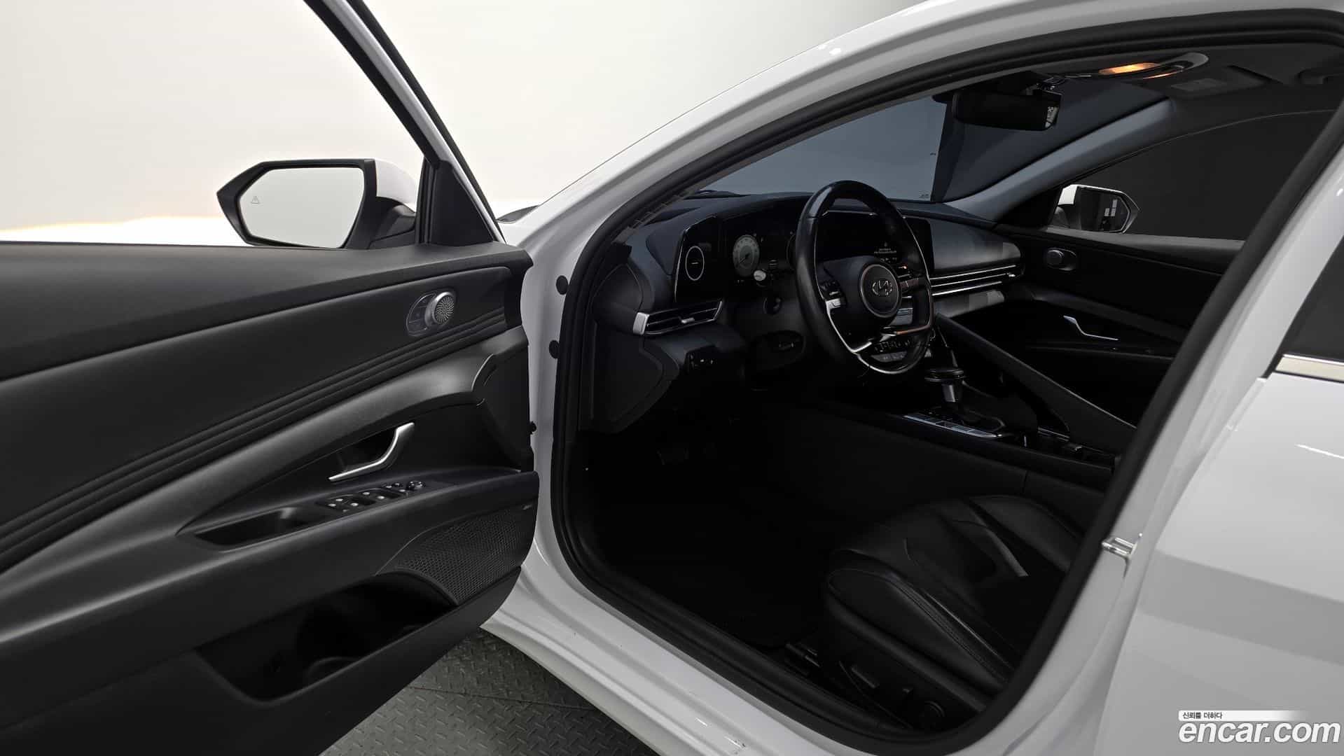 AVANTE Hyundai 2021.0-OPTION-015