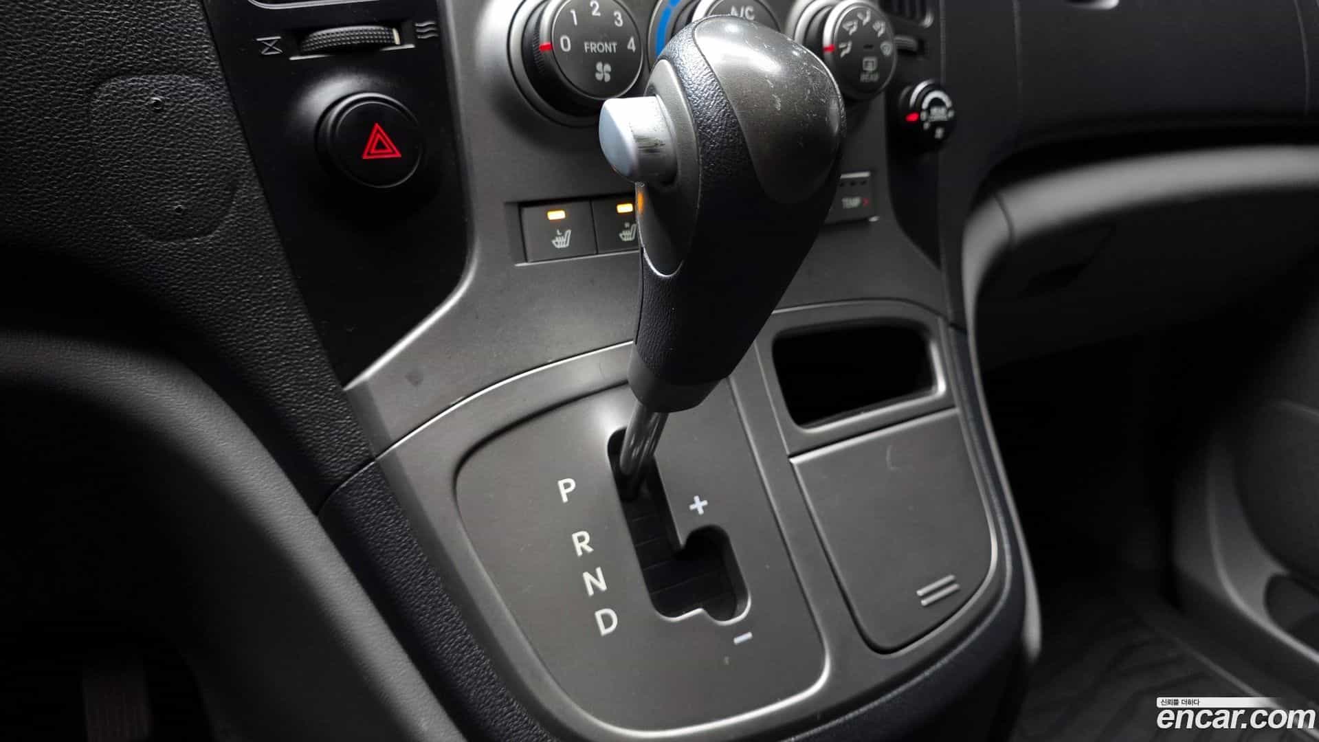 Starex Hyundai 2011.0-INNER-009