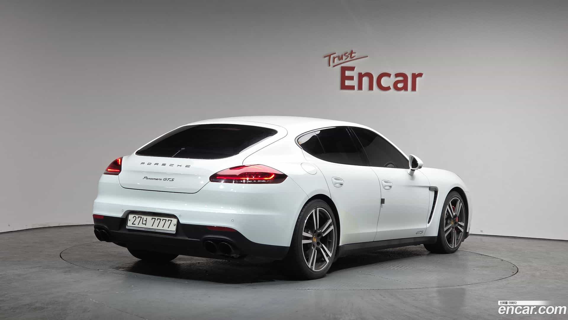 Panamera Porsche 2016.8-OUTER-002