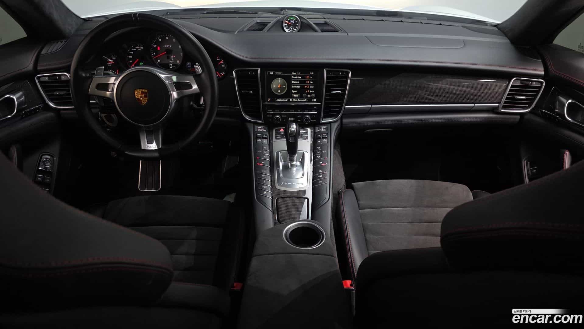 Panamera Porsche 2016.8-INNER-007