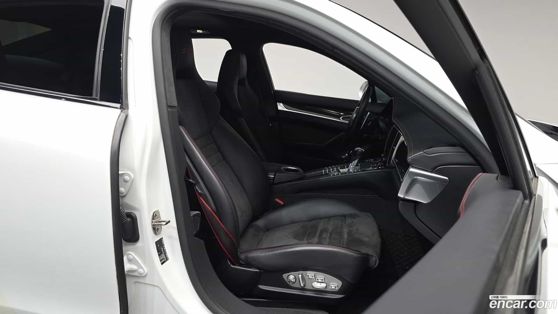 Panamera Porsche 2016.8-INNER-010