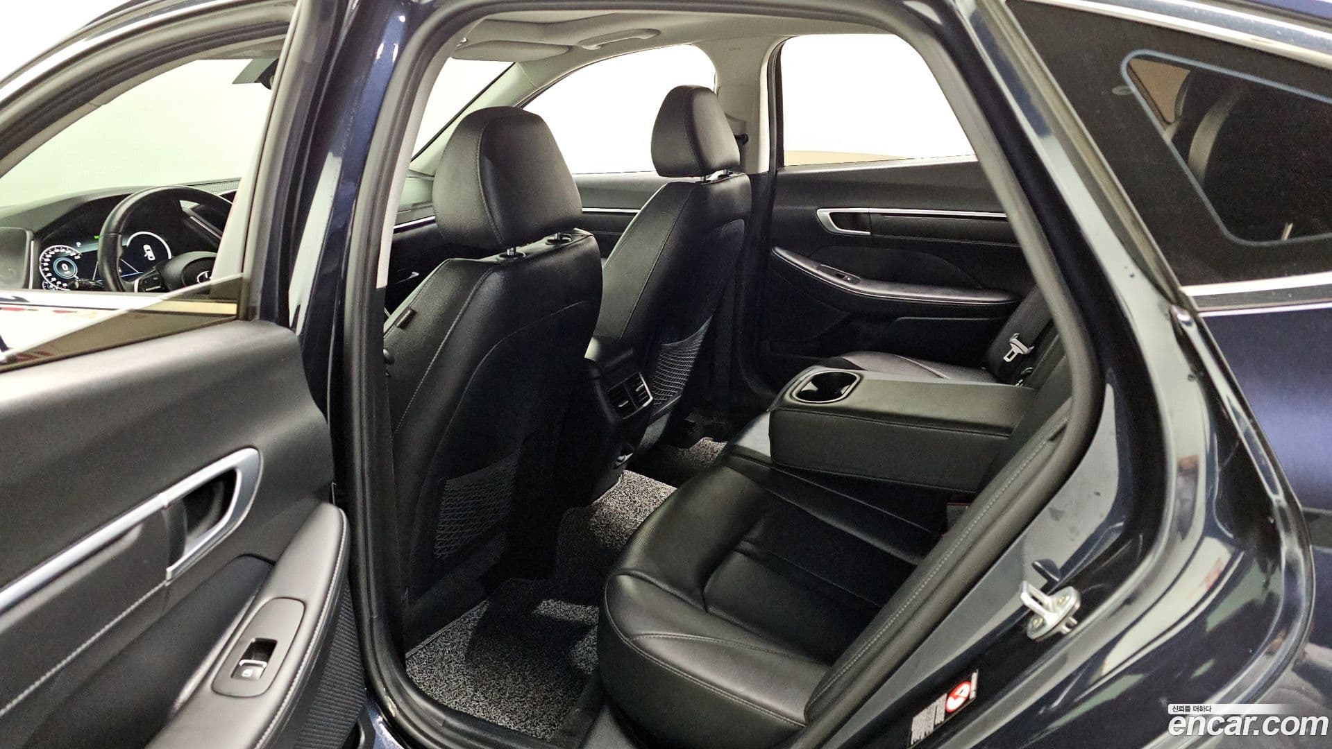Main__Slider__Photo:Sonata Hyundai 2019.6-10