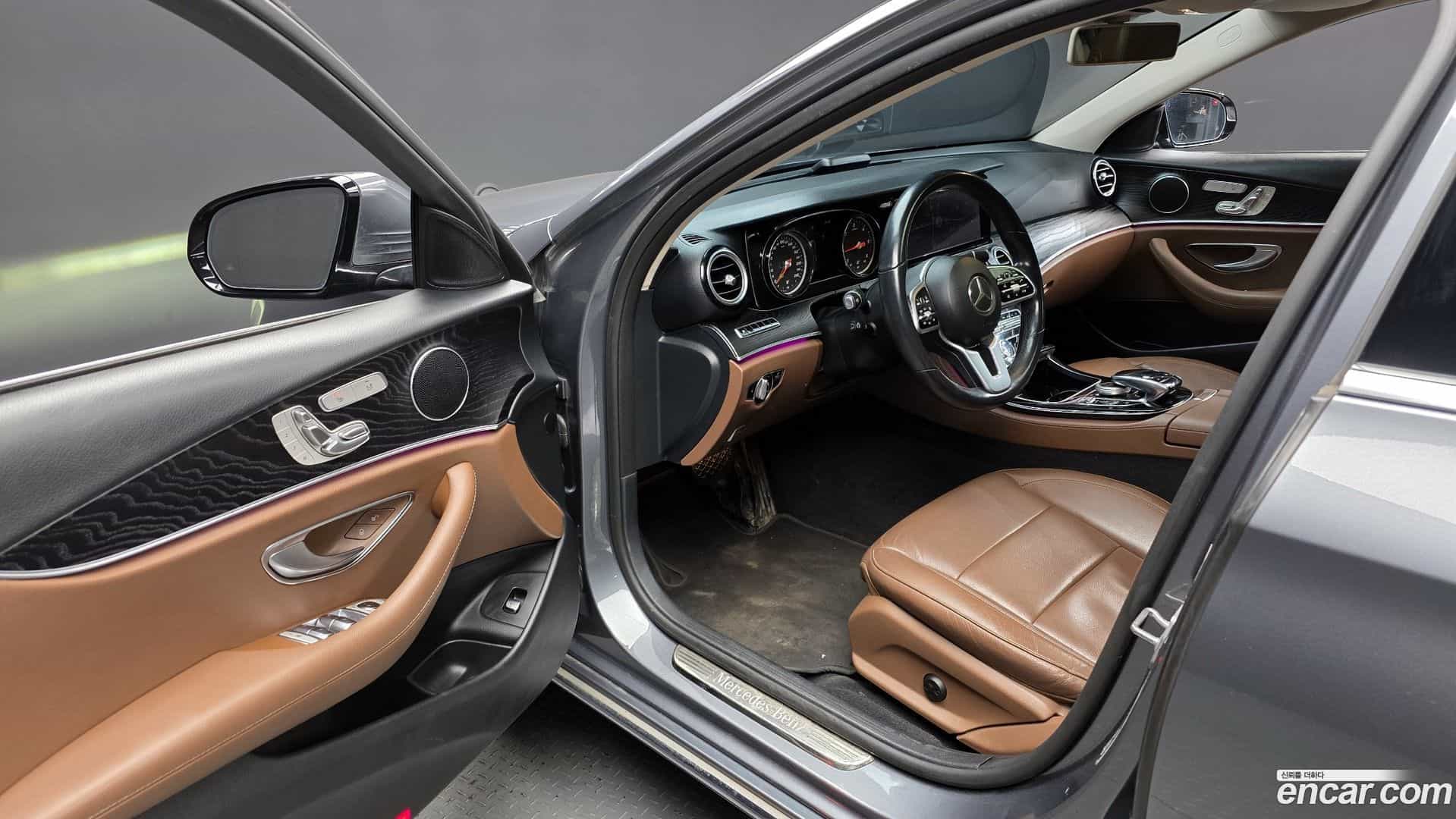 E-Class Mercedes-Benz 2019.9-OPTION-015
