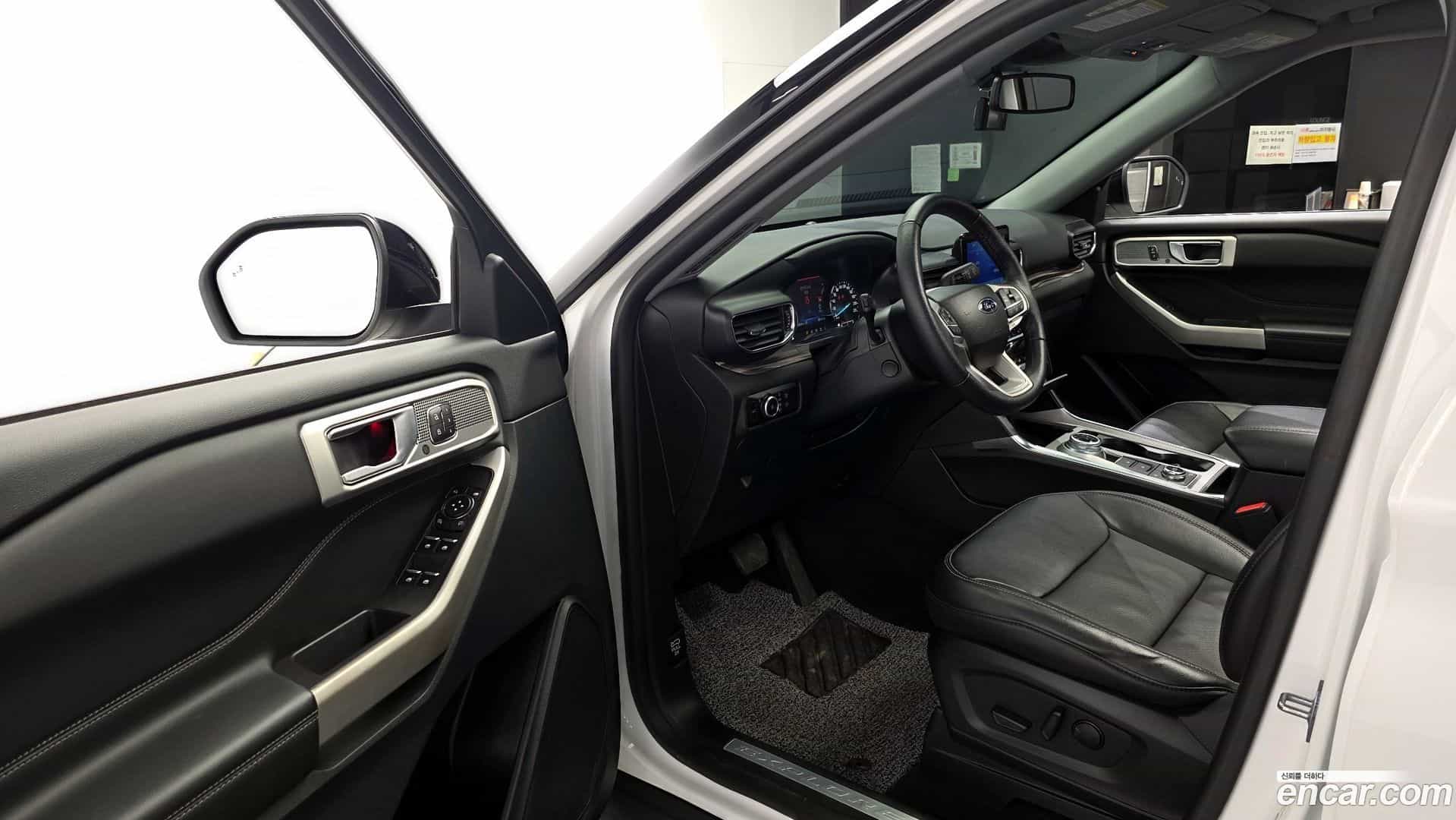 Explorer Ford 2023.10-INNER-010