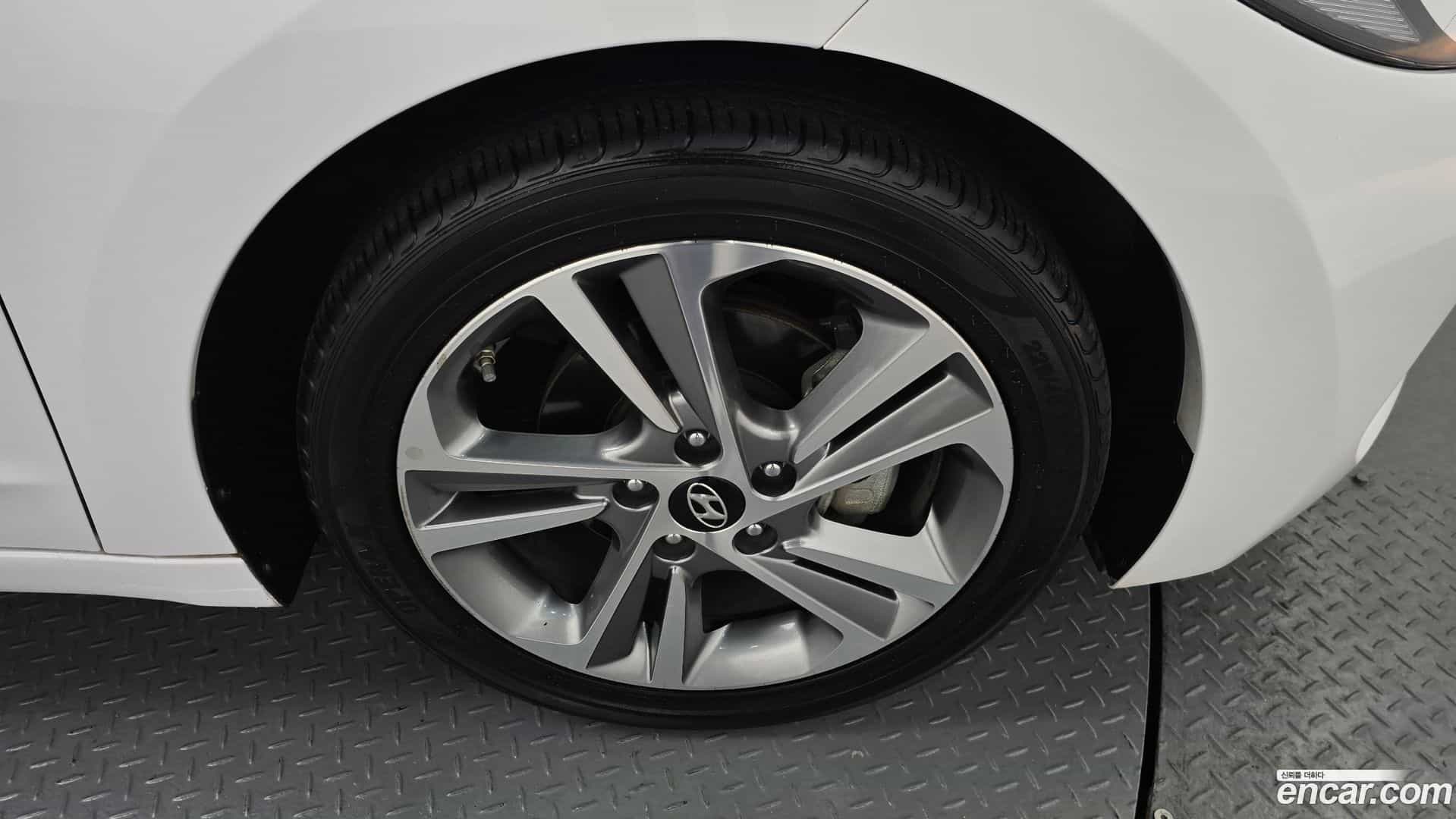 AVANTE Hyundai 2018.3-OUTER-005