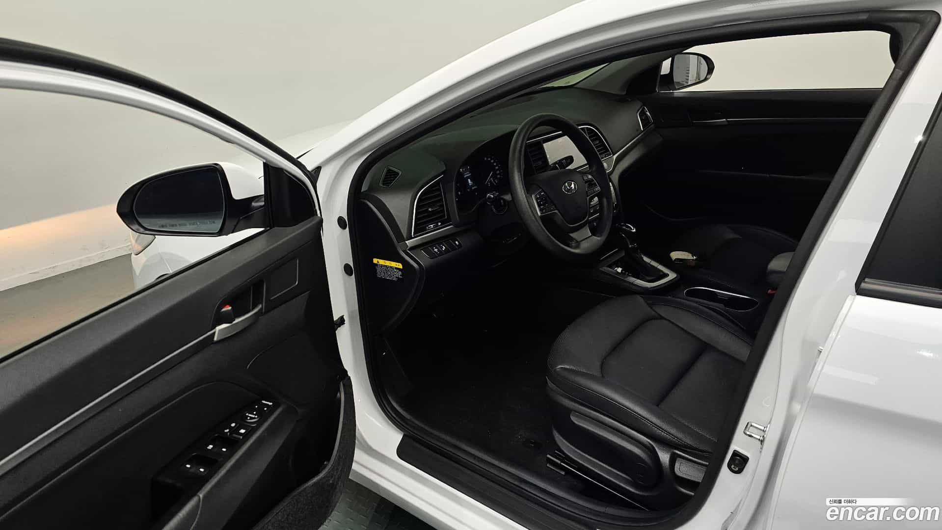 AVANTE Hyundai 2018.3-OPTION-015