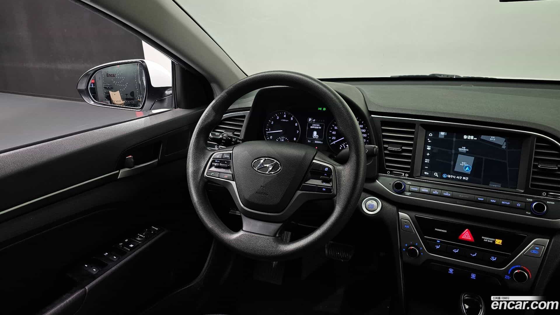 AVANTE Hyundai 2018.3-OPTION-016