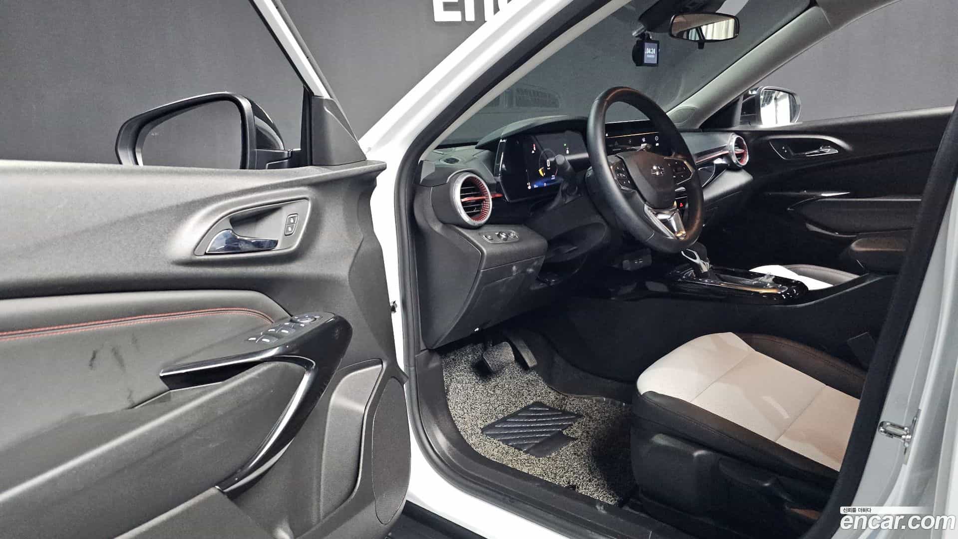 Trax Chevrolet 2024.3-INNER-010