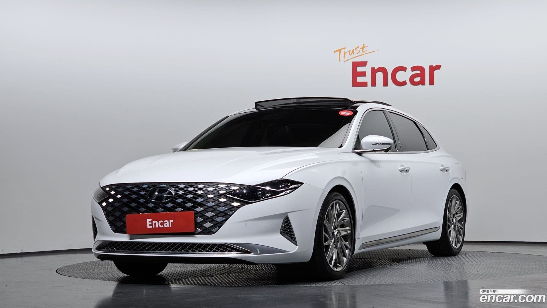 Main__Slider__Photo:Grandeur Hyundai 2022.7-0