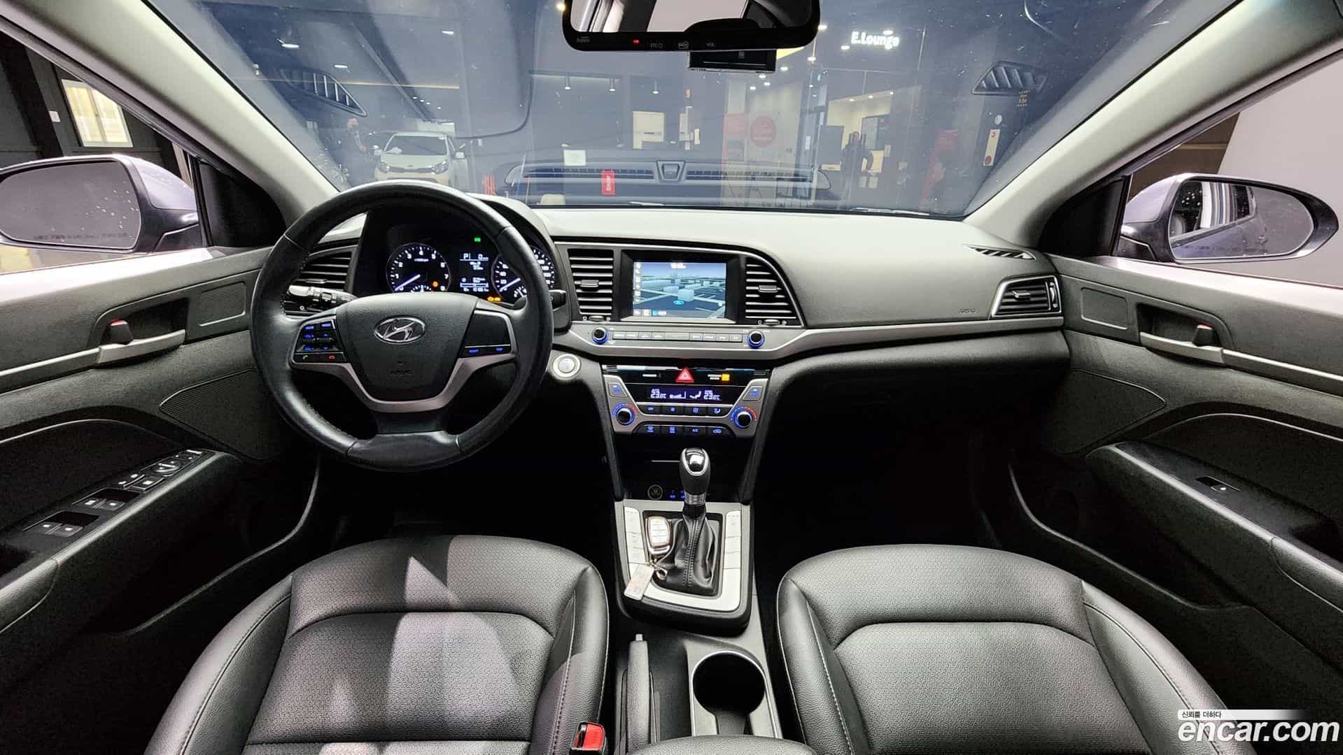 AVANTE Hyundai 2017.1-INNER-007