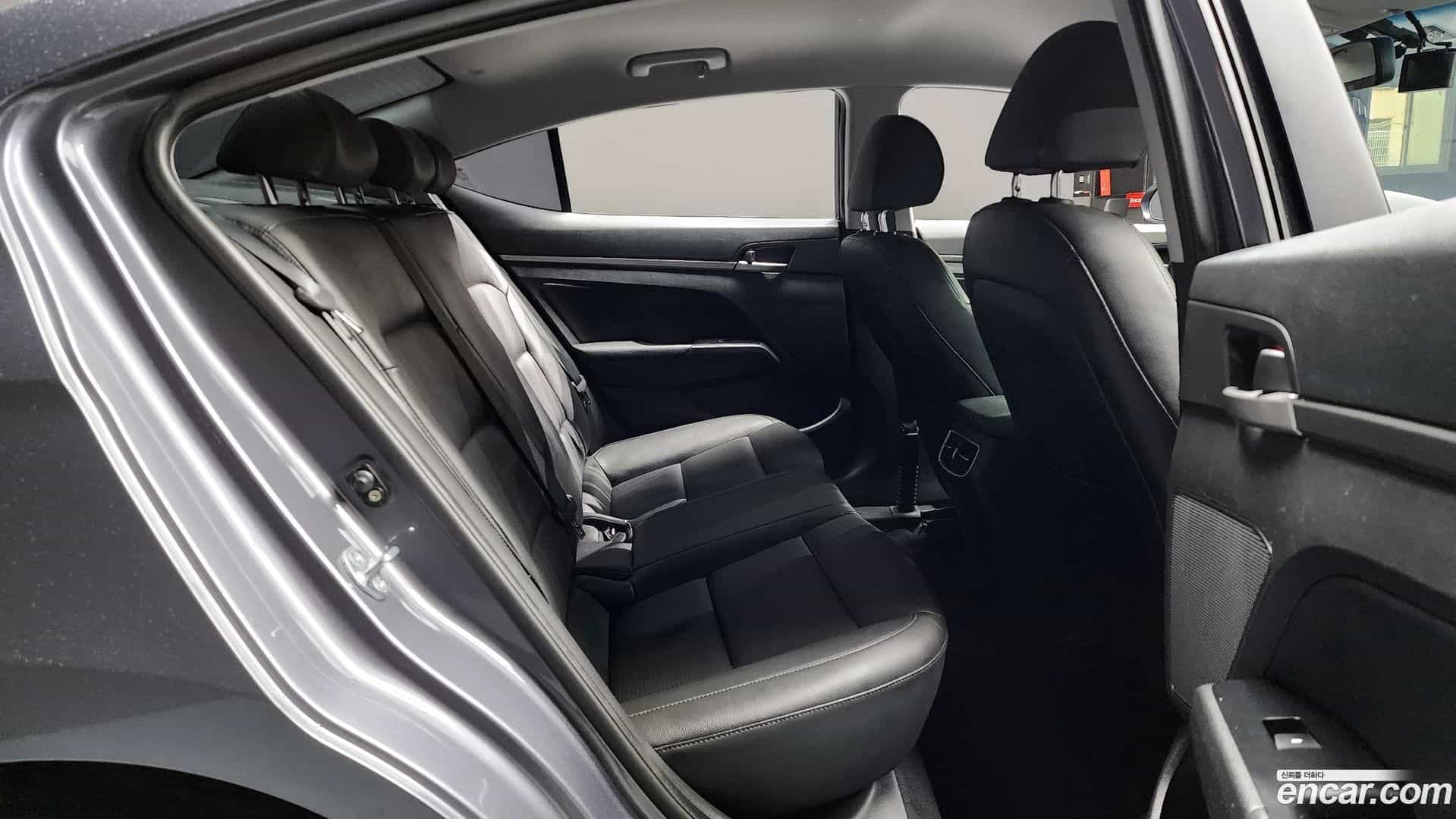 AVANTE Hyundai 2017.1-OPTION-016