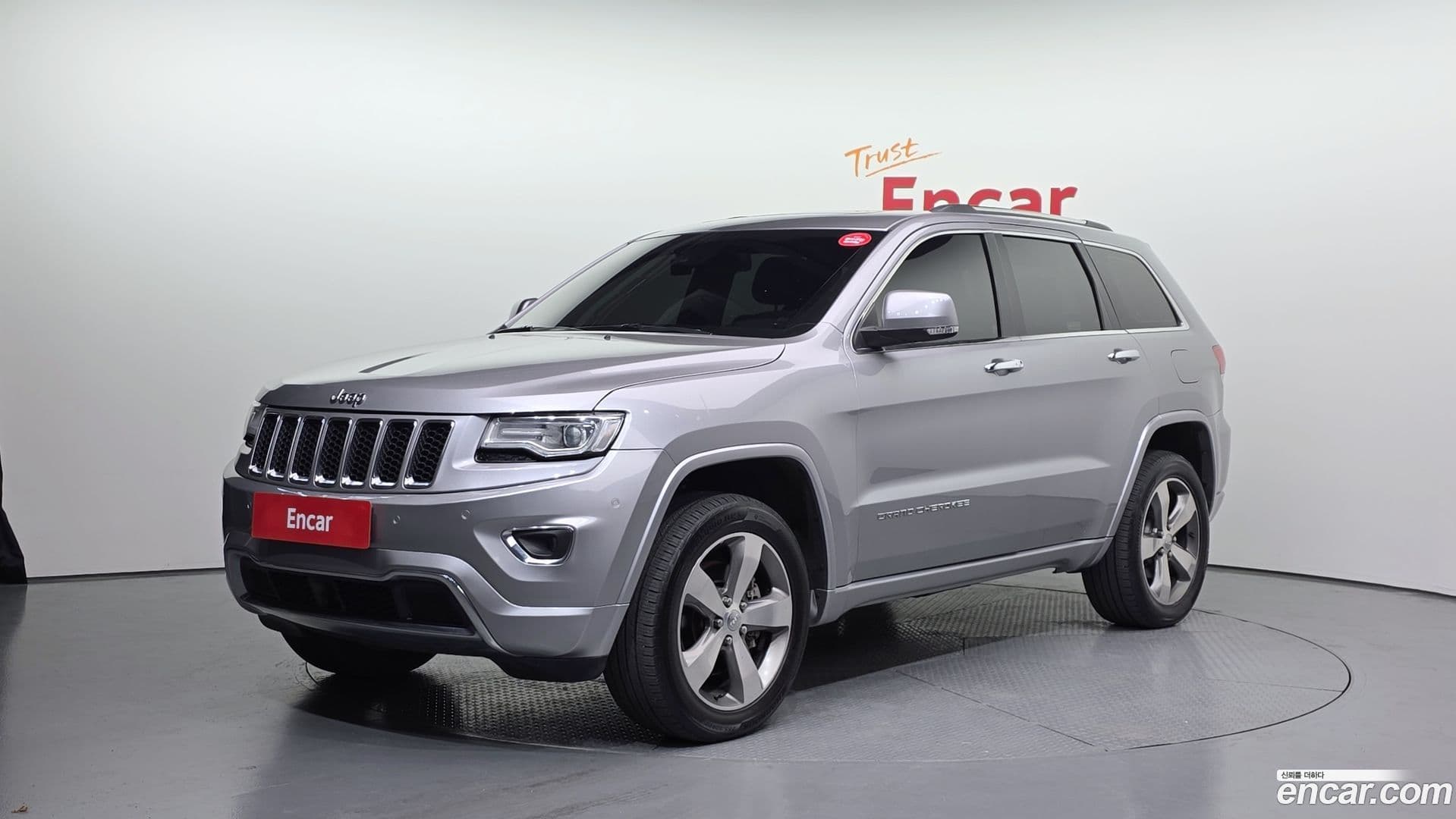 Main__Slider__Photo:Cherokee Jeep 2015.11-0