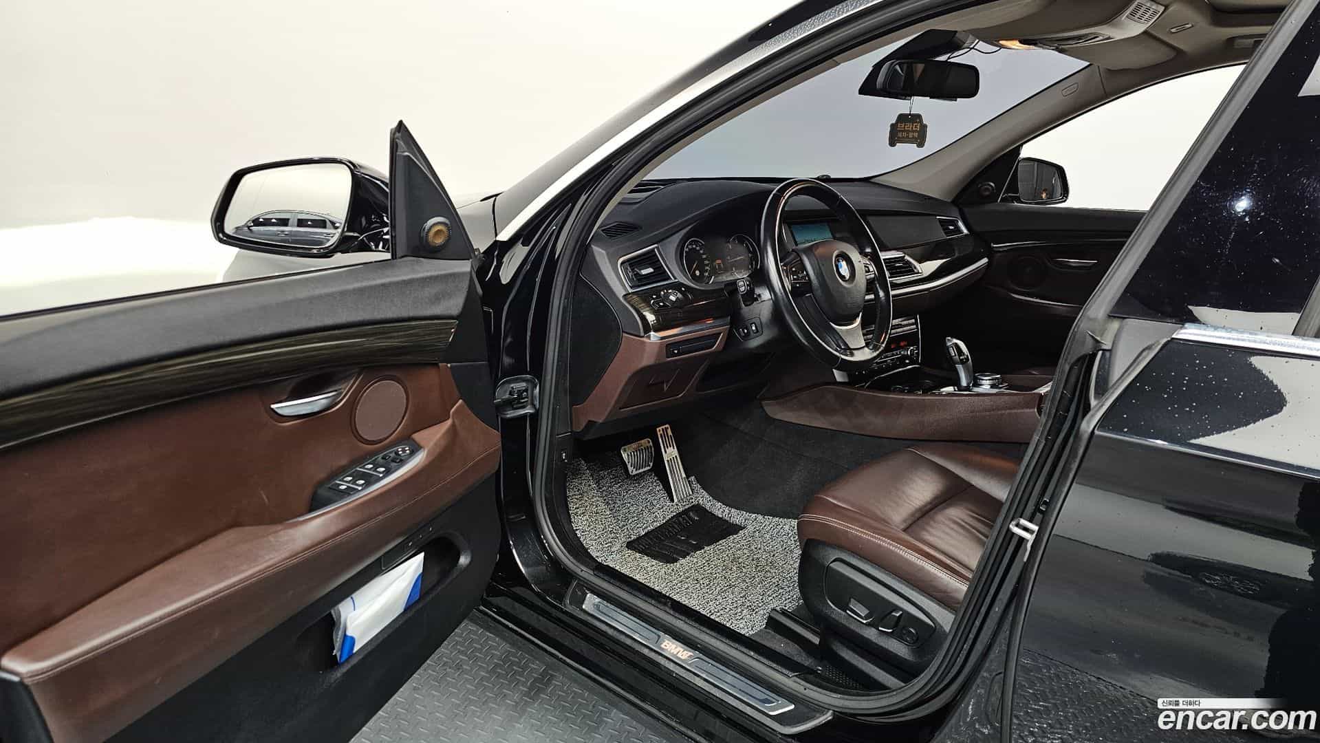Gran Turismo BMW 2015.11-INNER-010