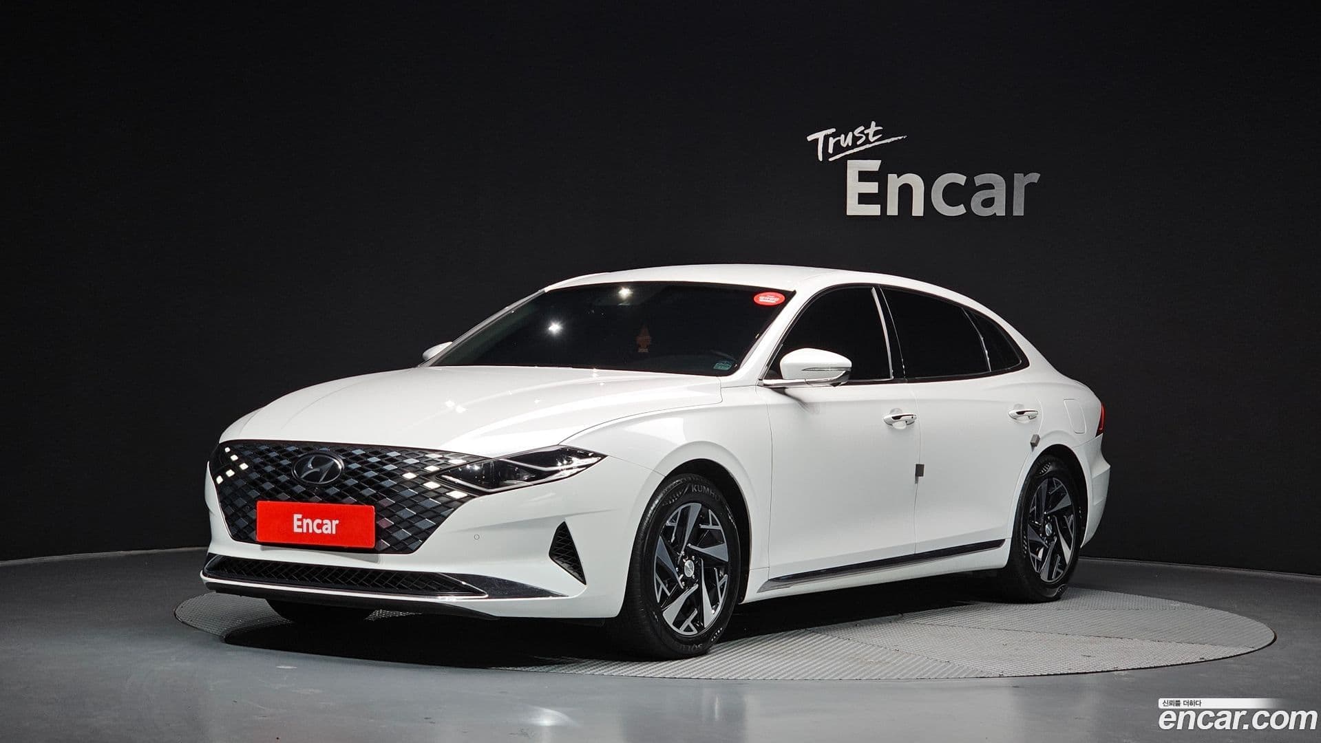 Main__Slider__Photo:Grandeur Hyundai 2021.1-0
