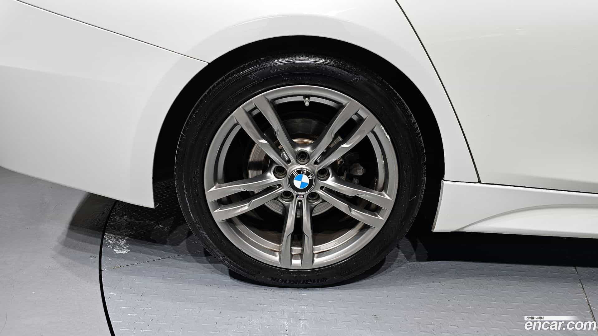 3-Series BMW 2018.1-OUTER-005
