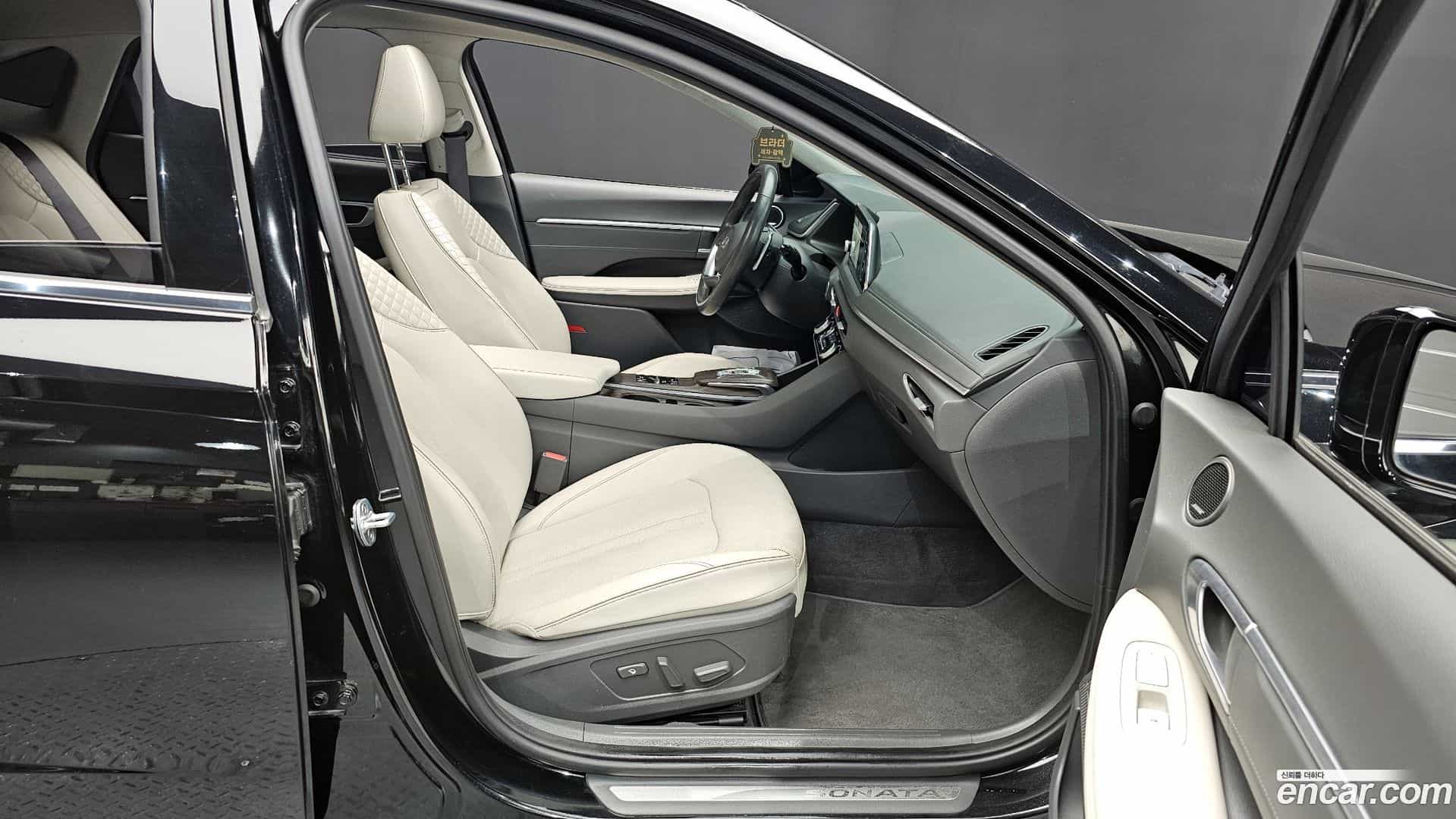 Sonata Hyundai 2019.4-OPTION-015