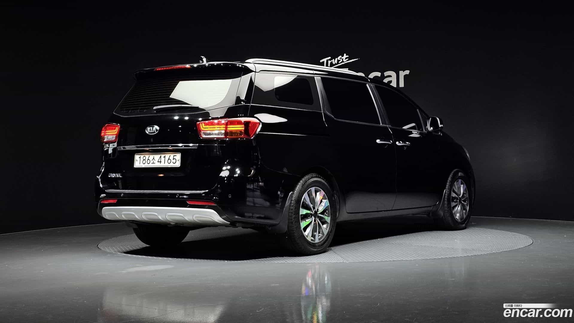 Canival Kia 2018.2-OUTER-002