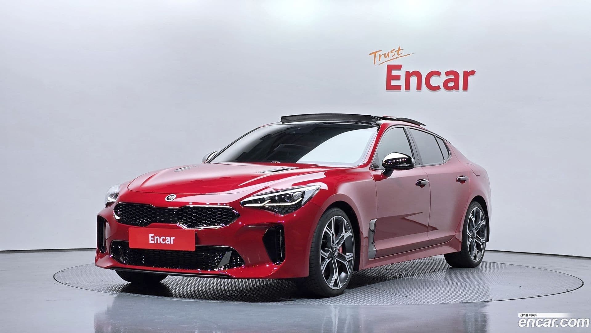 Main__Slider__Photo:Stinger Kia 2017.9-0