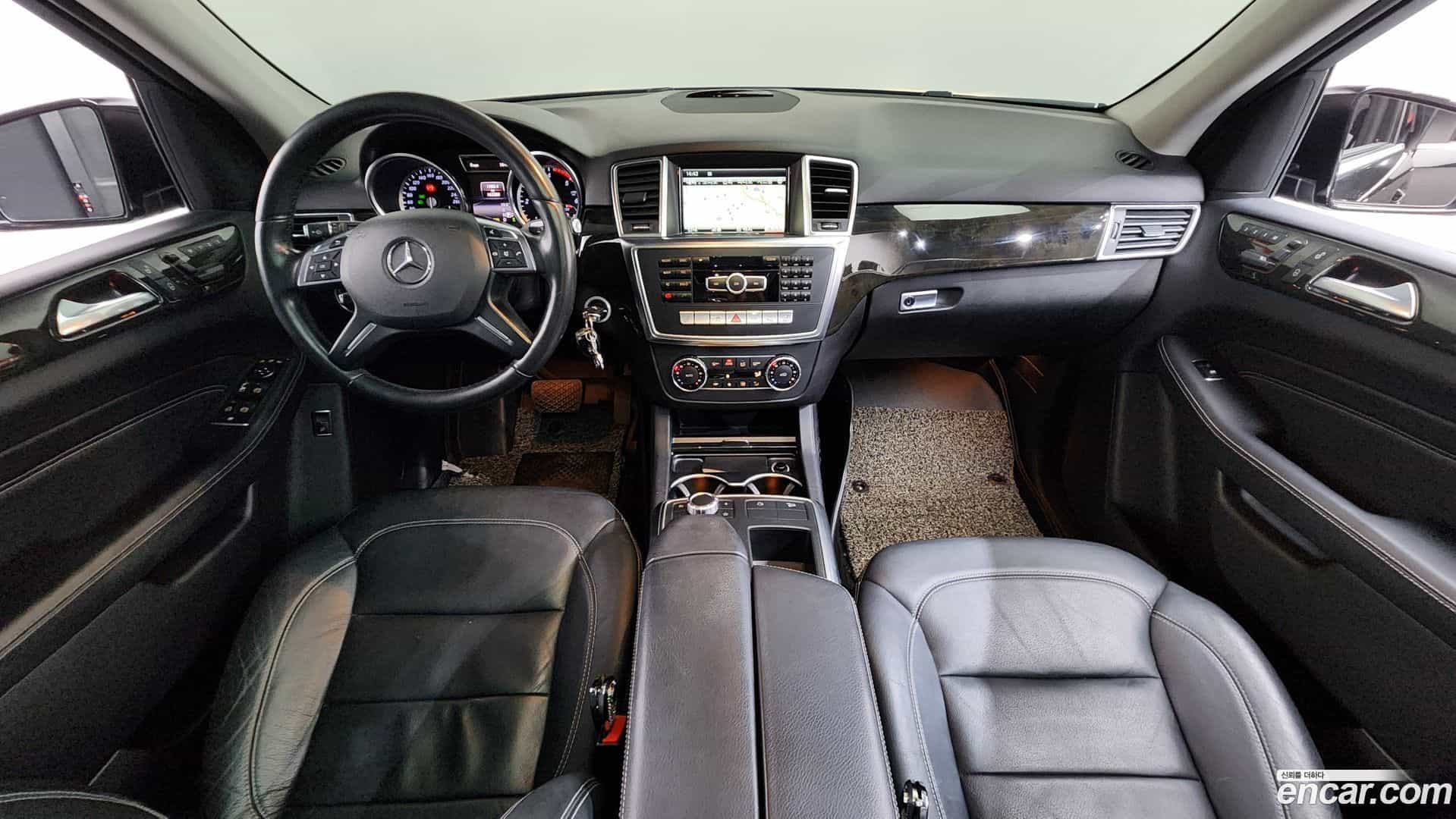 M-class Mercedes-Benz 2015.6-INNER-007