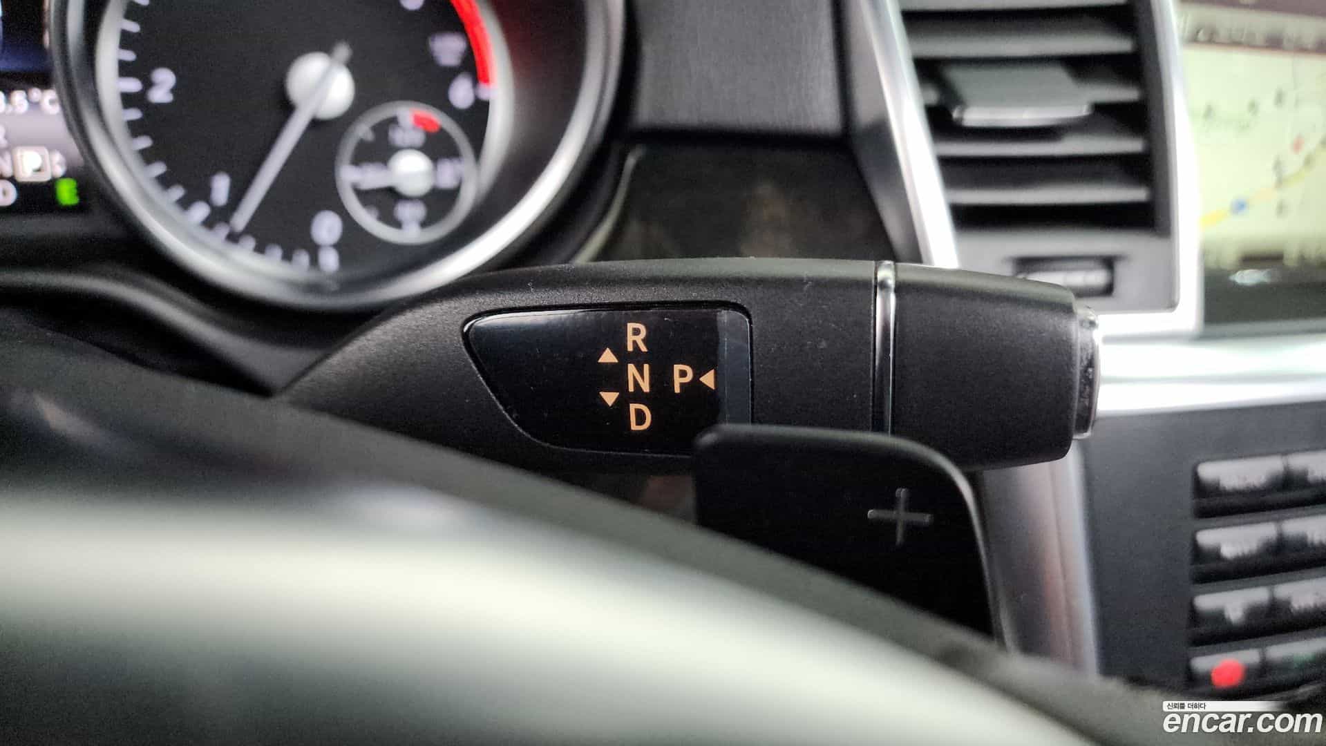 M-class Mercedes-Benz 2015.6-INNER-009