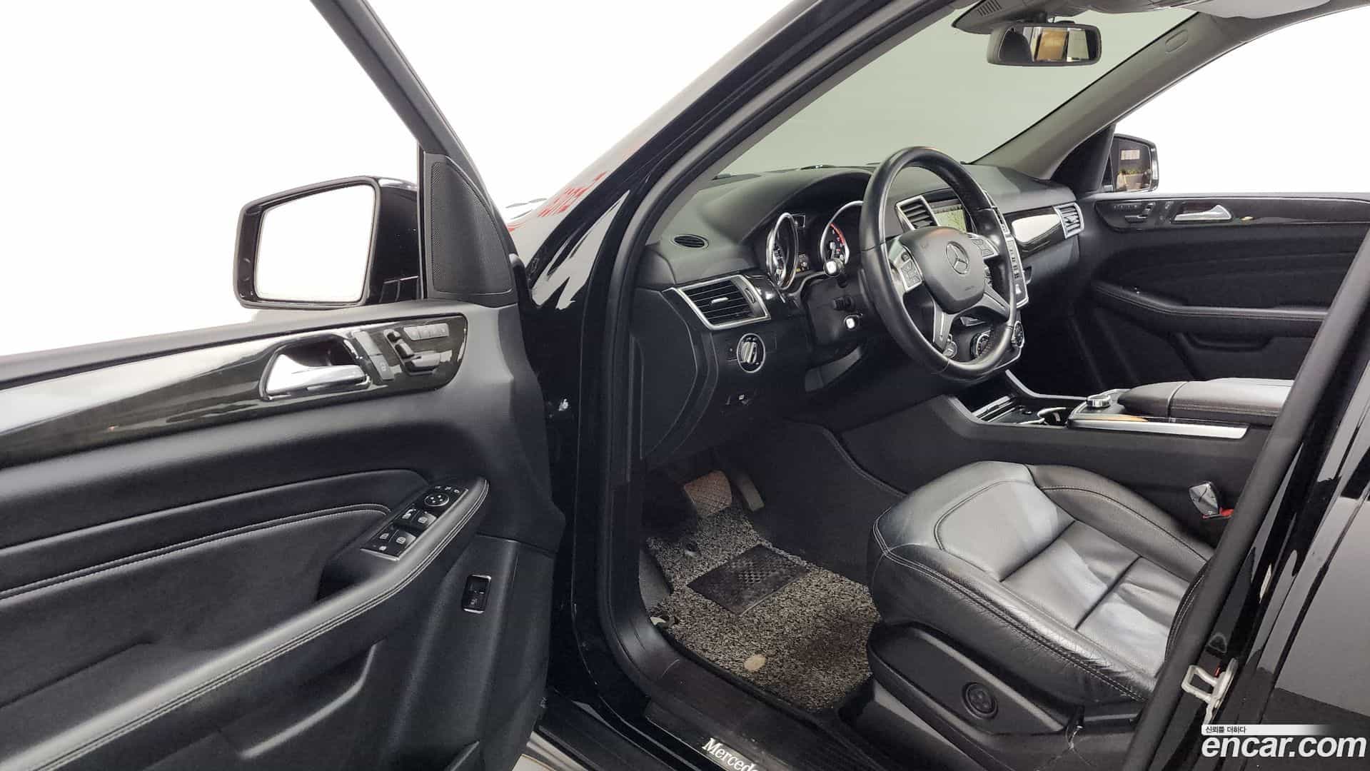M-class Mercedes-Benz 2015.6-INNER-010