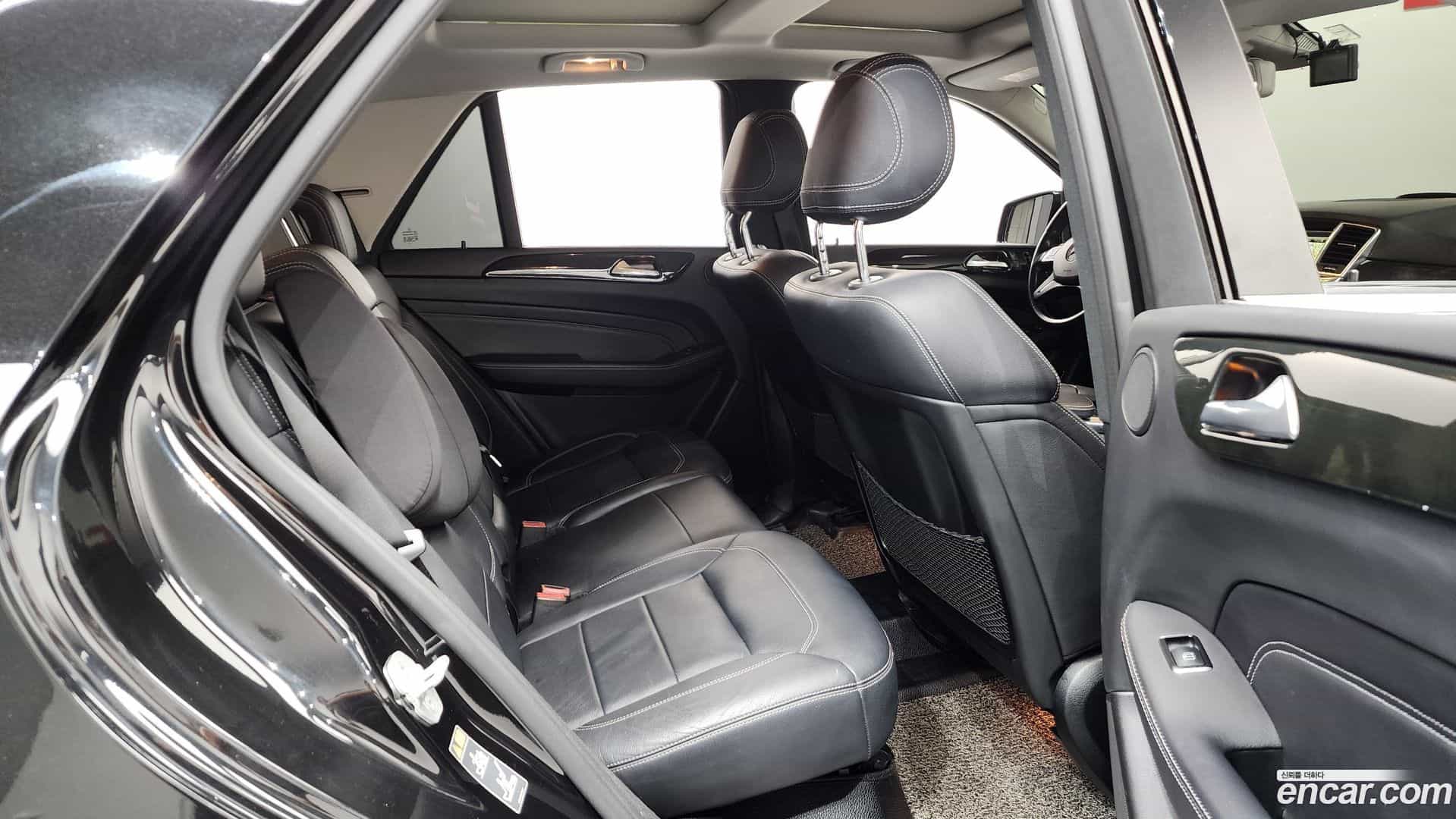 M-class Mercedes-Benz 2015.6-OPTION-016