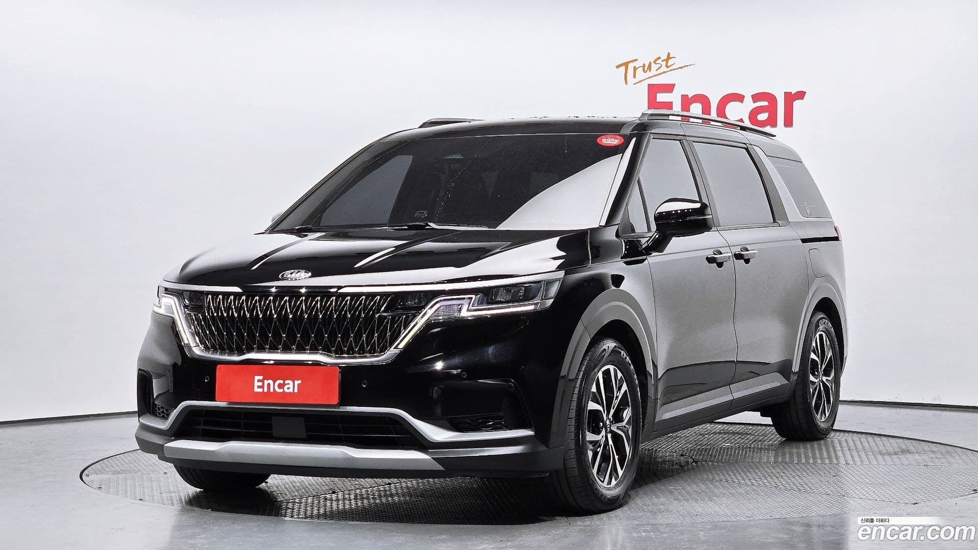 Main__Slider__Photo:Canival Kia 2021.1-0