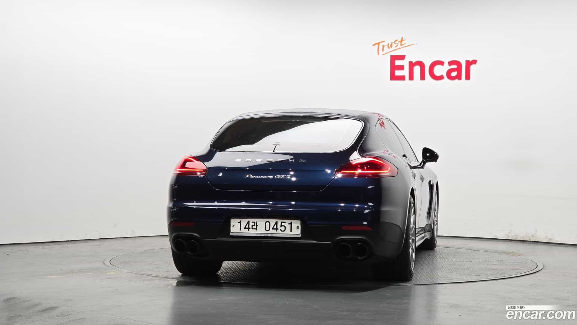 Panamera Porsche 2015.8-OUTER-004