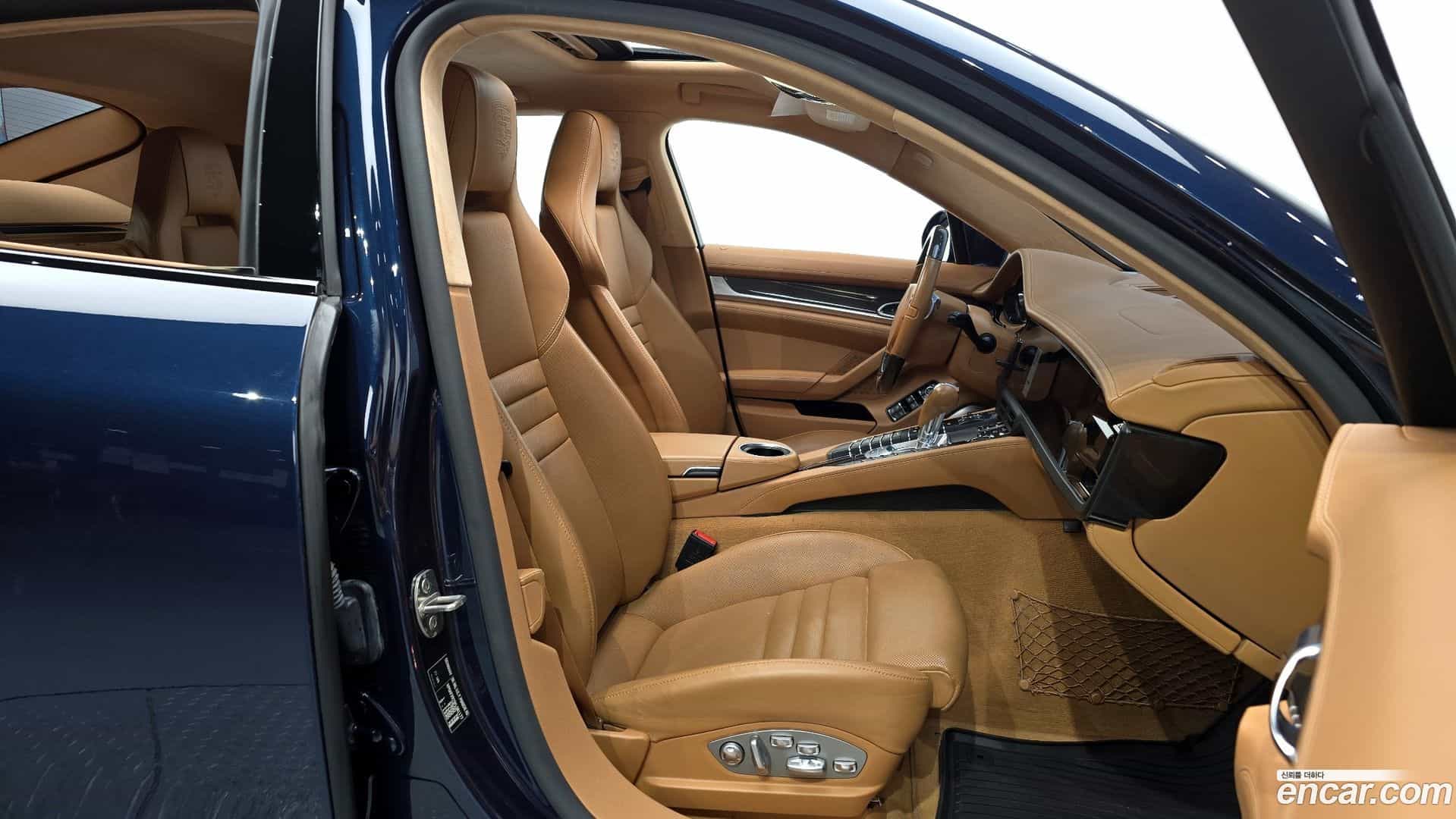 Panamera Porsche 2015.8-INNER-010