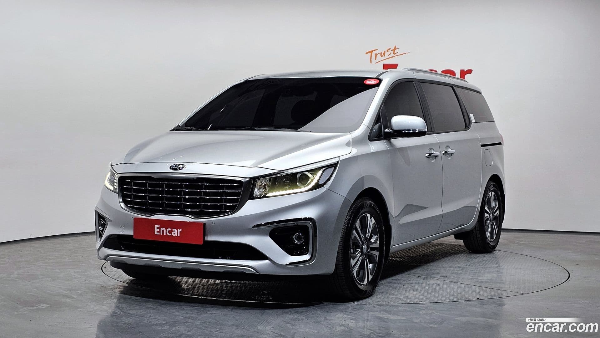 Main__Slider__Photo:Canival Kia 2019.0-0