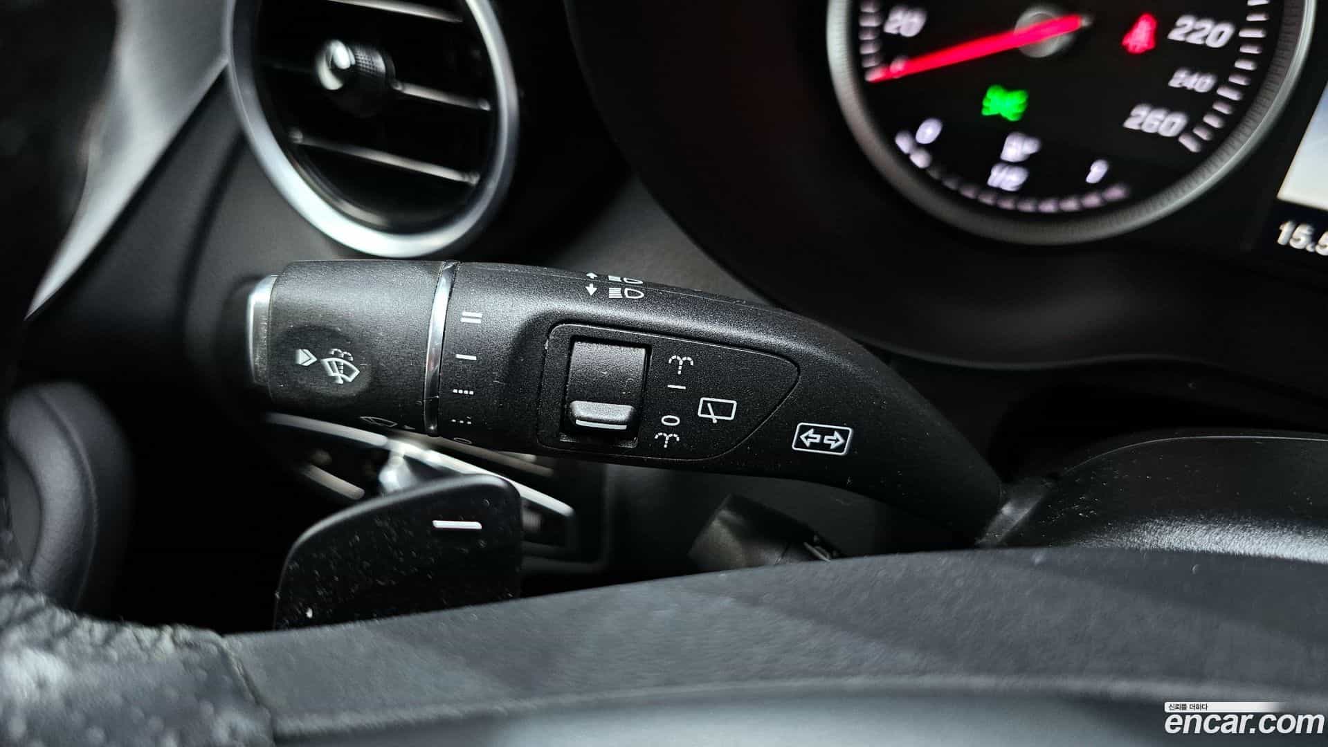 GLC-Class Mercedes-Benz 2016.9-OPTION-020