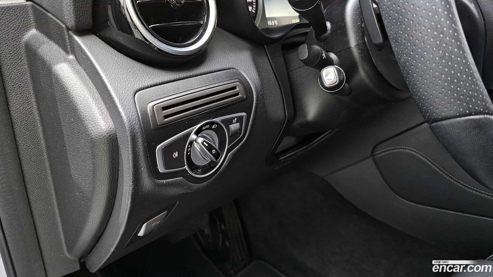 GLC-Class Mercedes-Benz 2016.9-OPTION-022