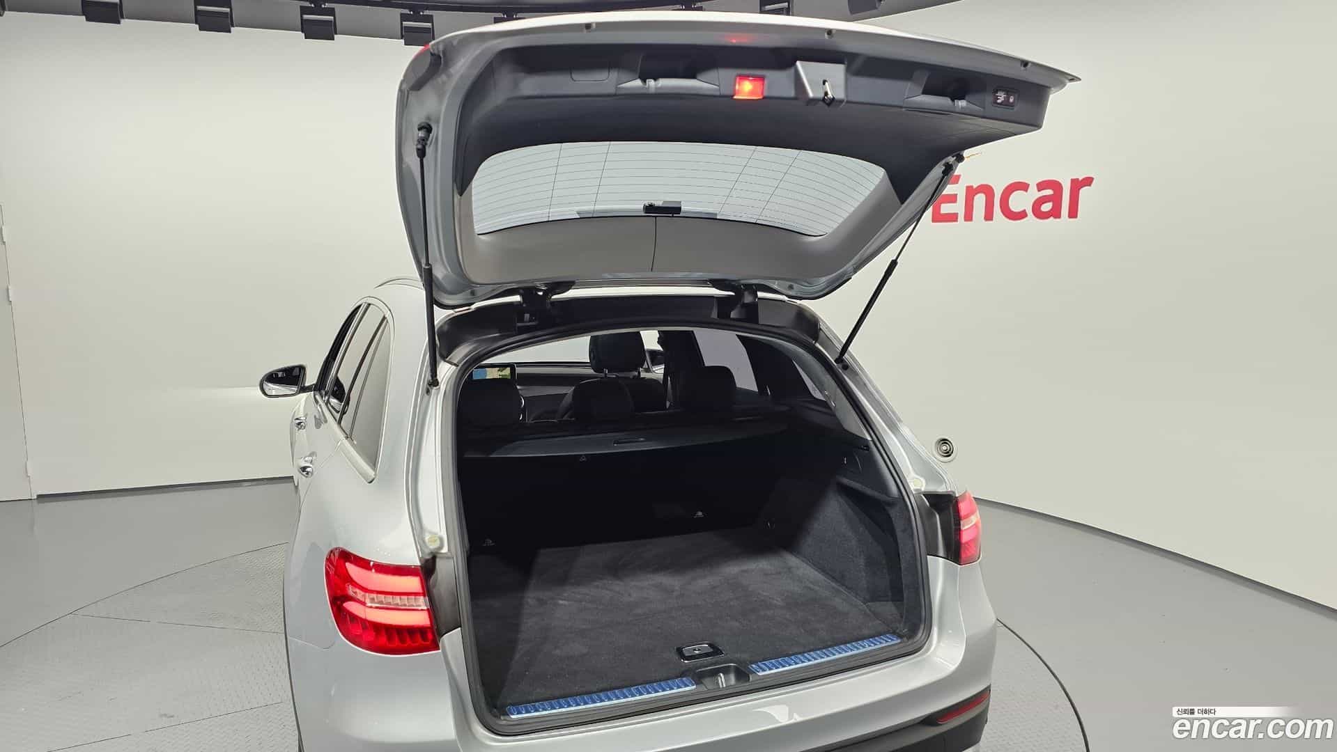 GLC-Class Mercedes-Benz 2016.9-OPTION-024