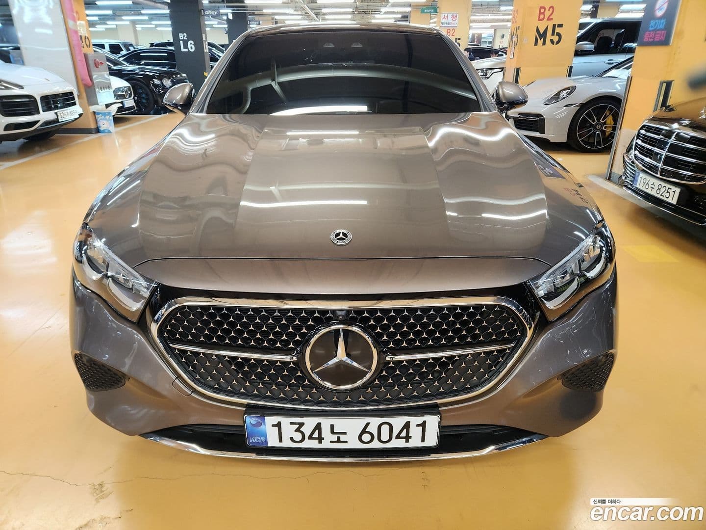 Main__Slider__Photo:E-Class Mercedes-Benz 2025.4-0