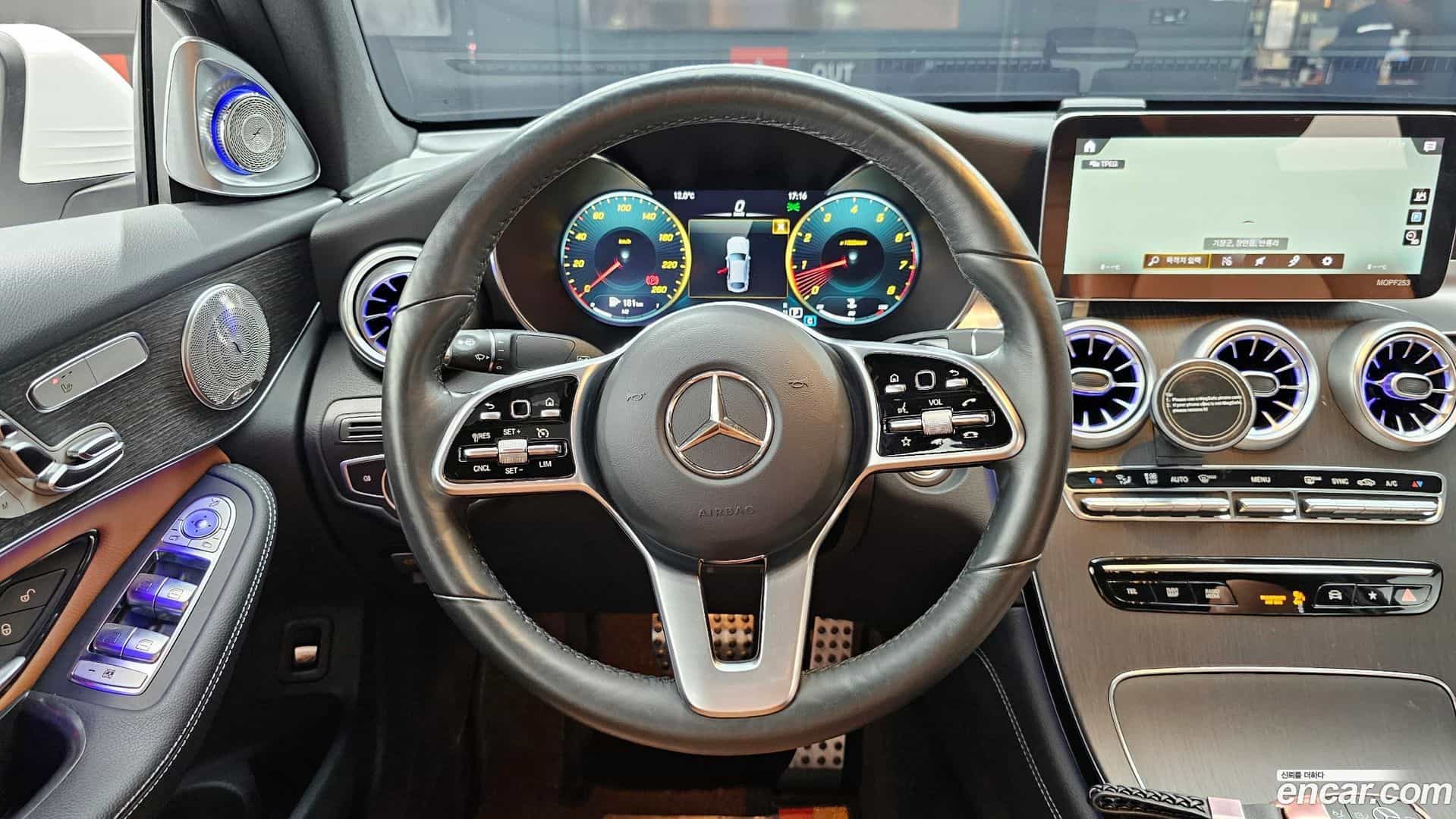 GLC-Class Mercedes-Benz 2020.1-OPTION-017