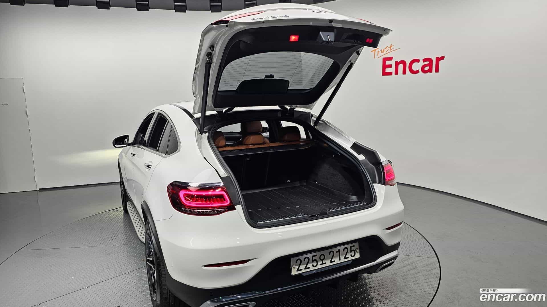 GLC-Class Mercedes-Benz 2020.1-OPTION-024